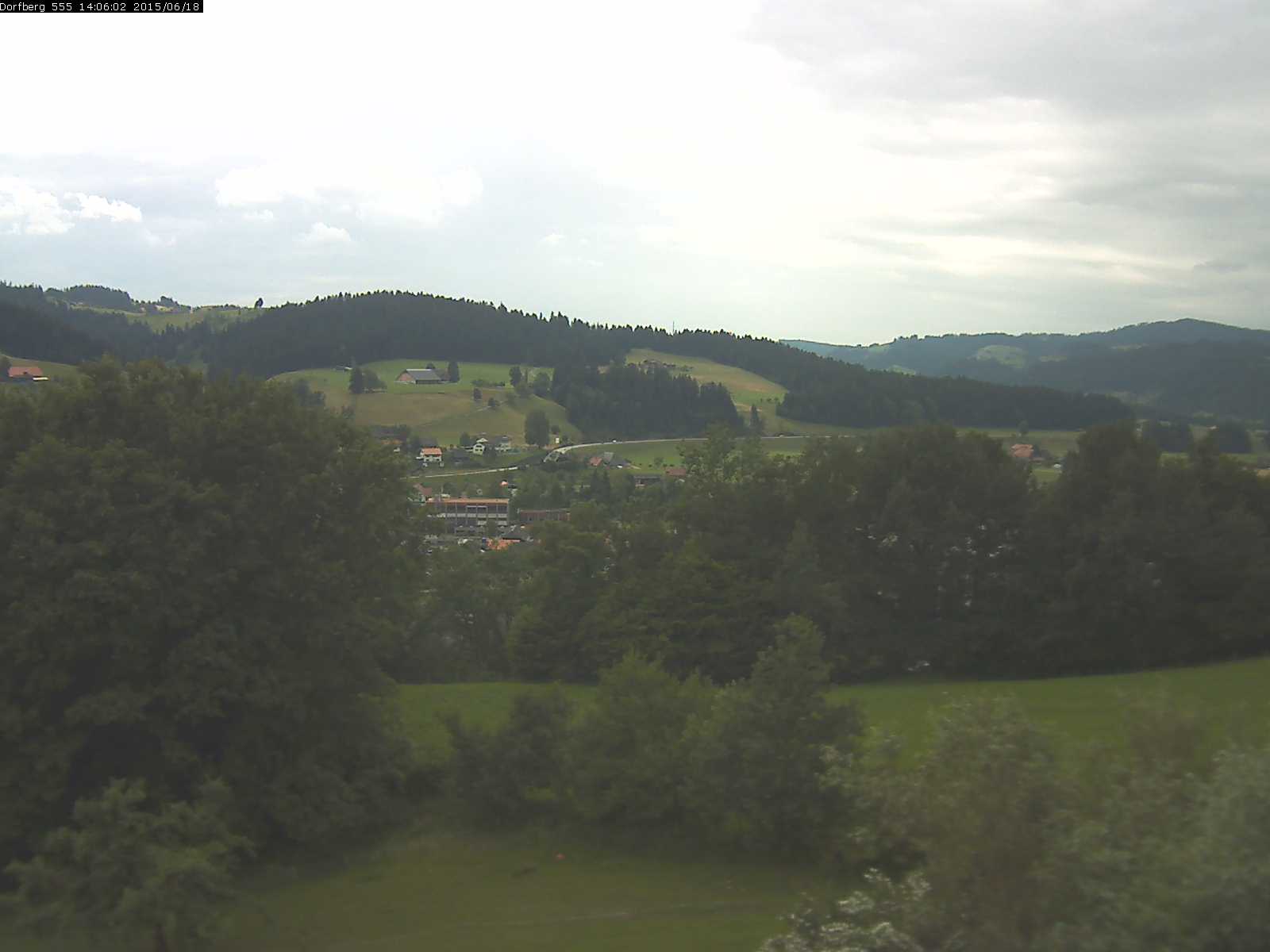 Webcam-Bild: Aussicht vom Dorfberg in Langnau 20150618-140601