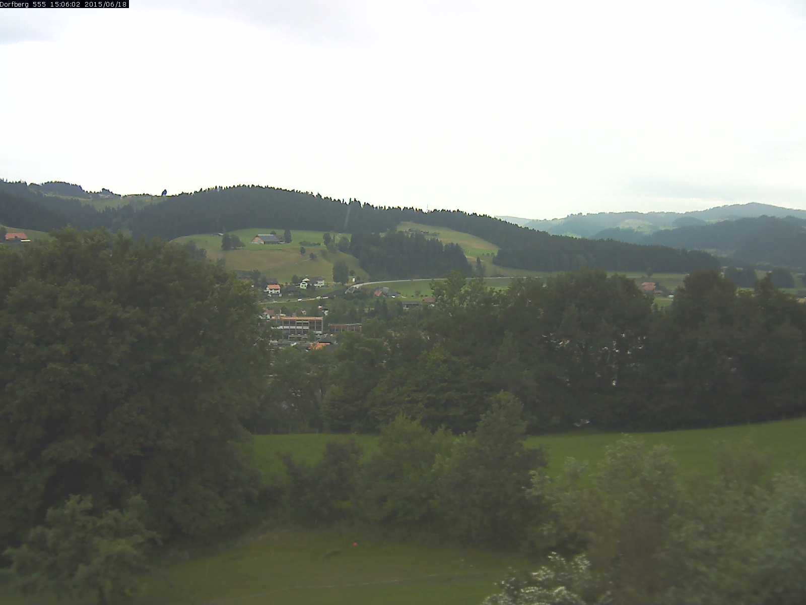Webcam-Bild: Aussicht vom Dorfberg in Langnau 20150618-150601