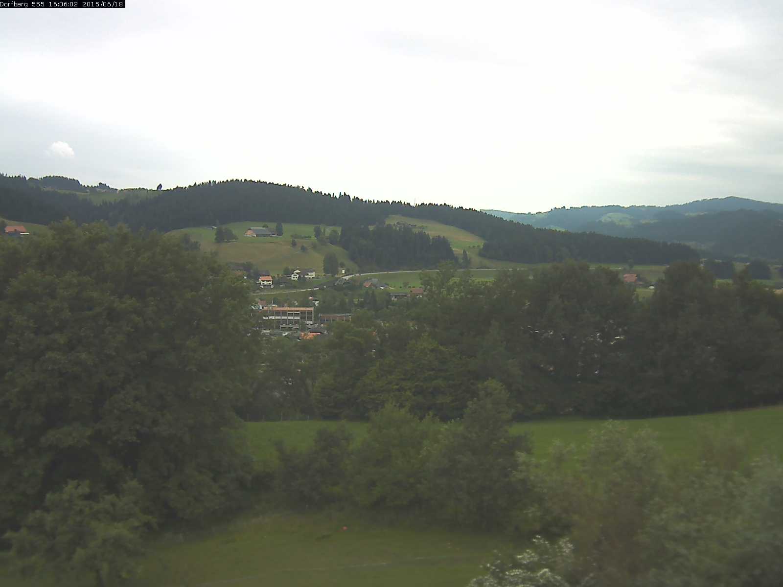 Webcam-Bild: Aussicht vom Dorfberg in Langnau 20150618-160601