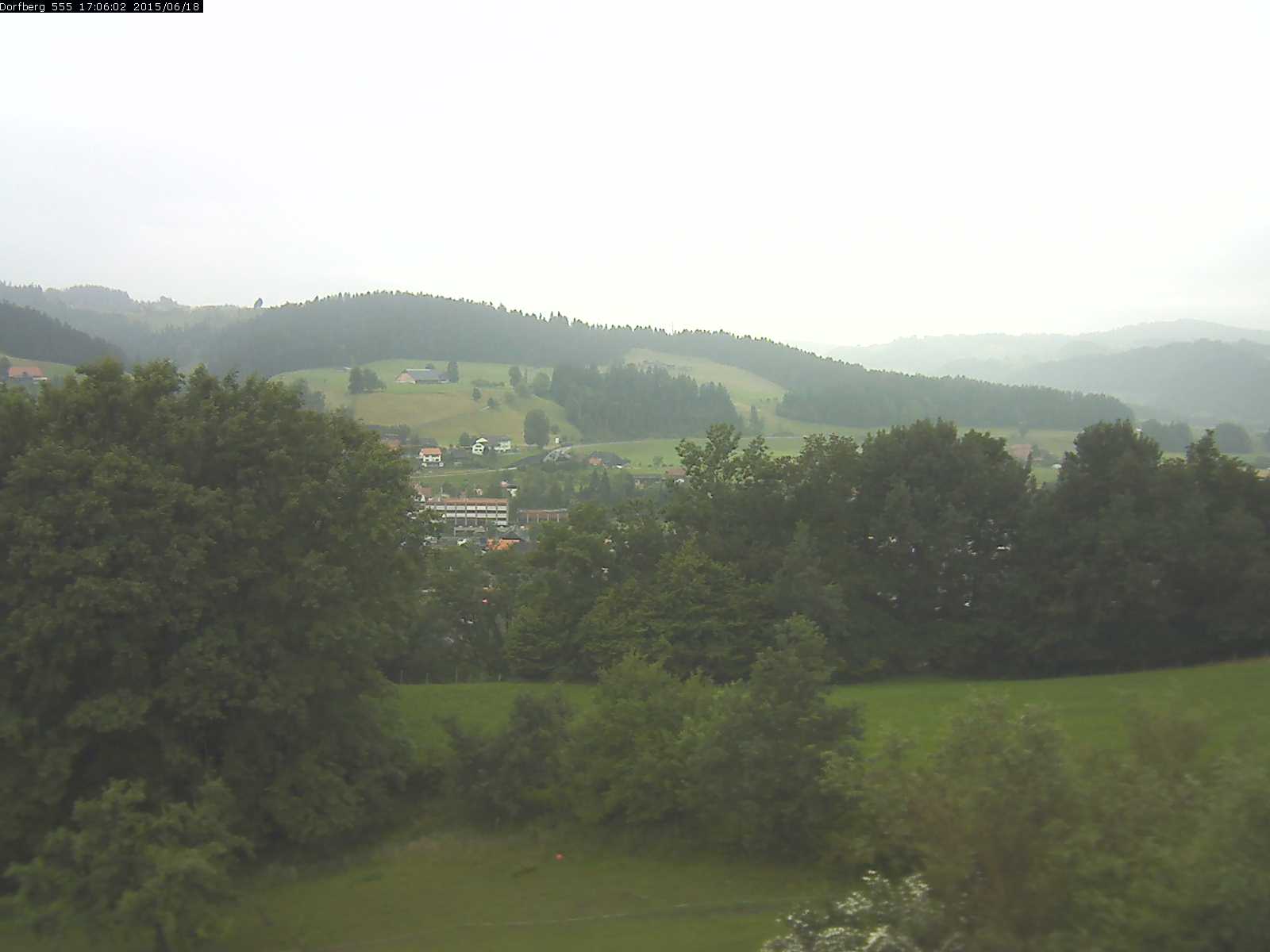 Webcam-Bild: Aussicht vom Dorfberg in Langnau 20150618-170601