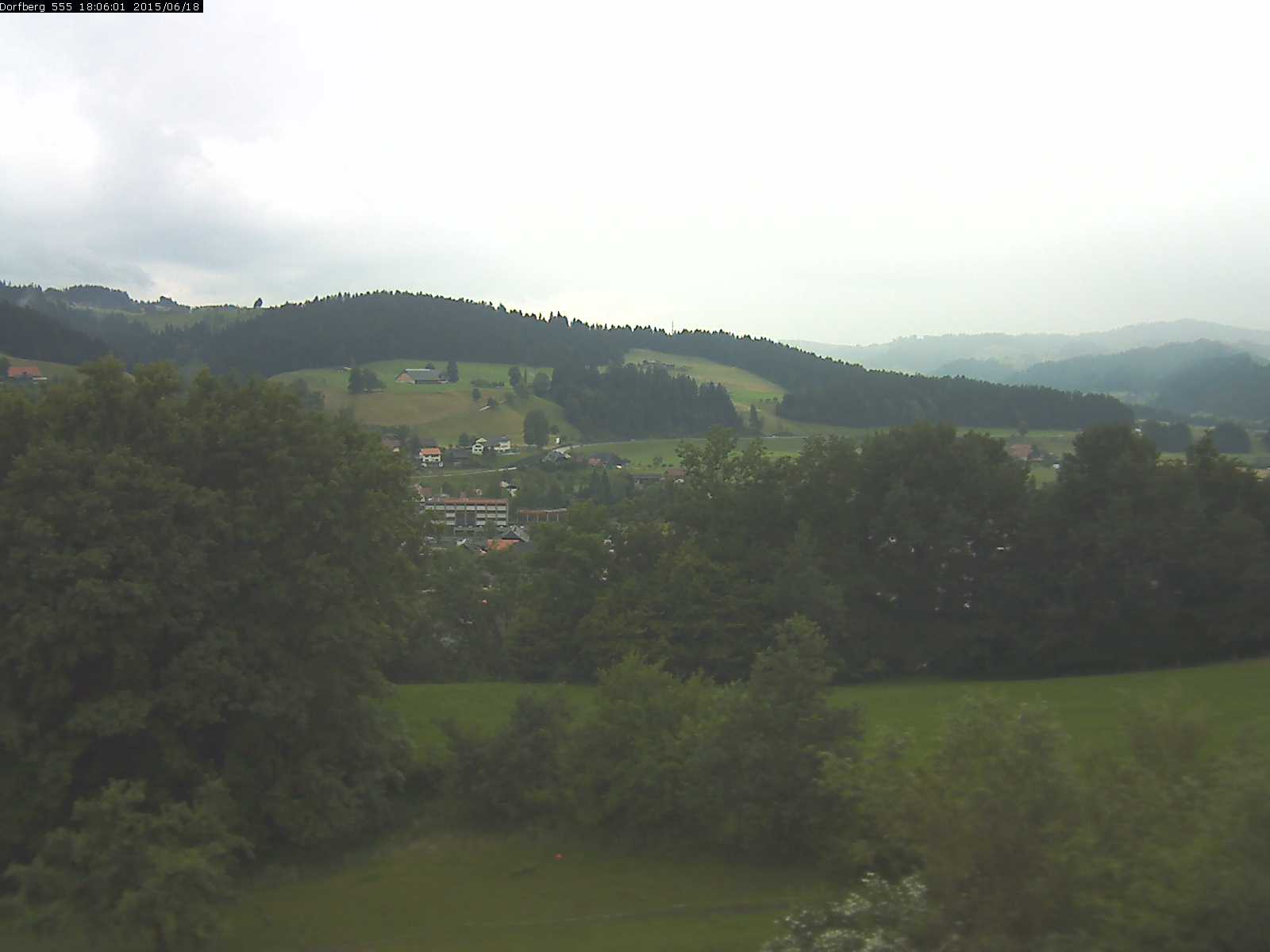 Webcam-Bild: Aussicht vom Dorfberg in Langnau 20150618-180601