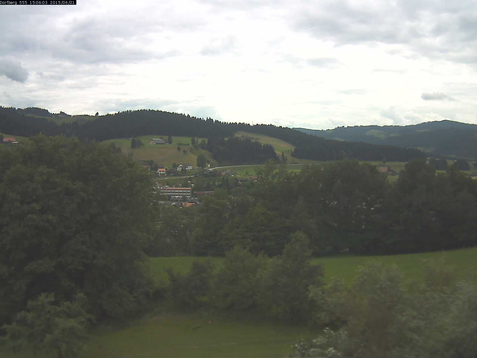 Webcam-Bild: Aussicht vom Dorfberg in Langnau 20150621-150602