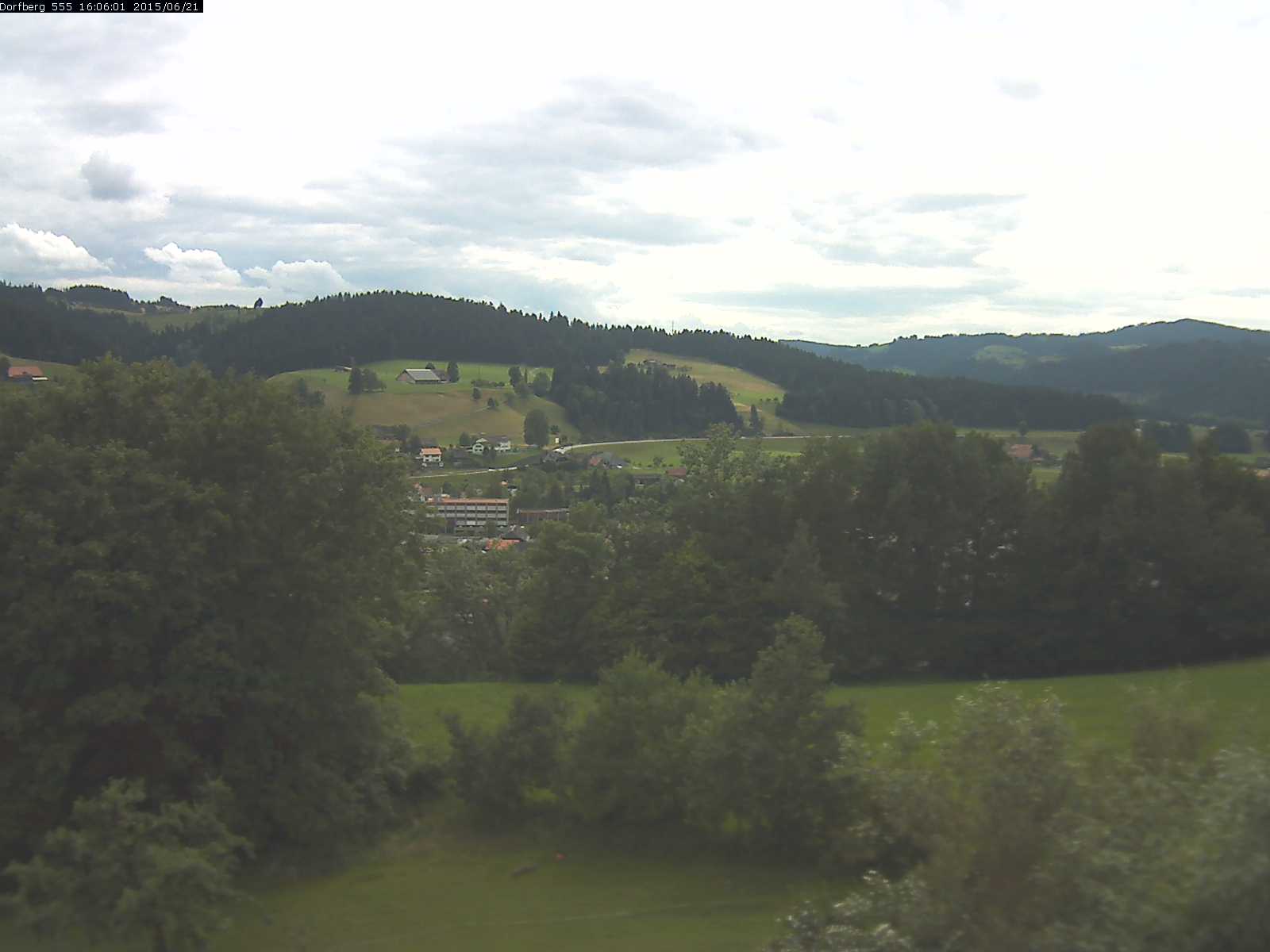 Webcam-Bild: Aussicht vom Dorfberg in Langnau 20150621-160601