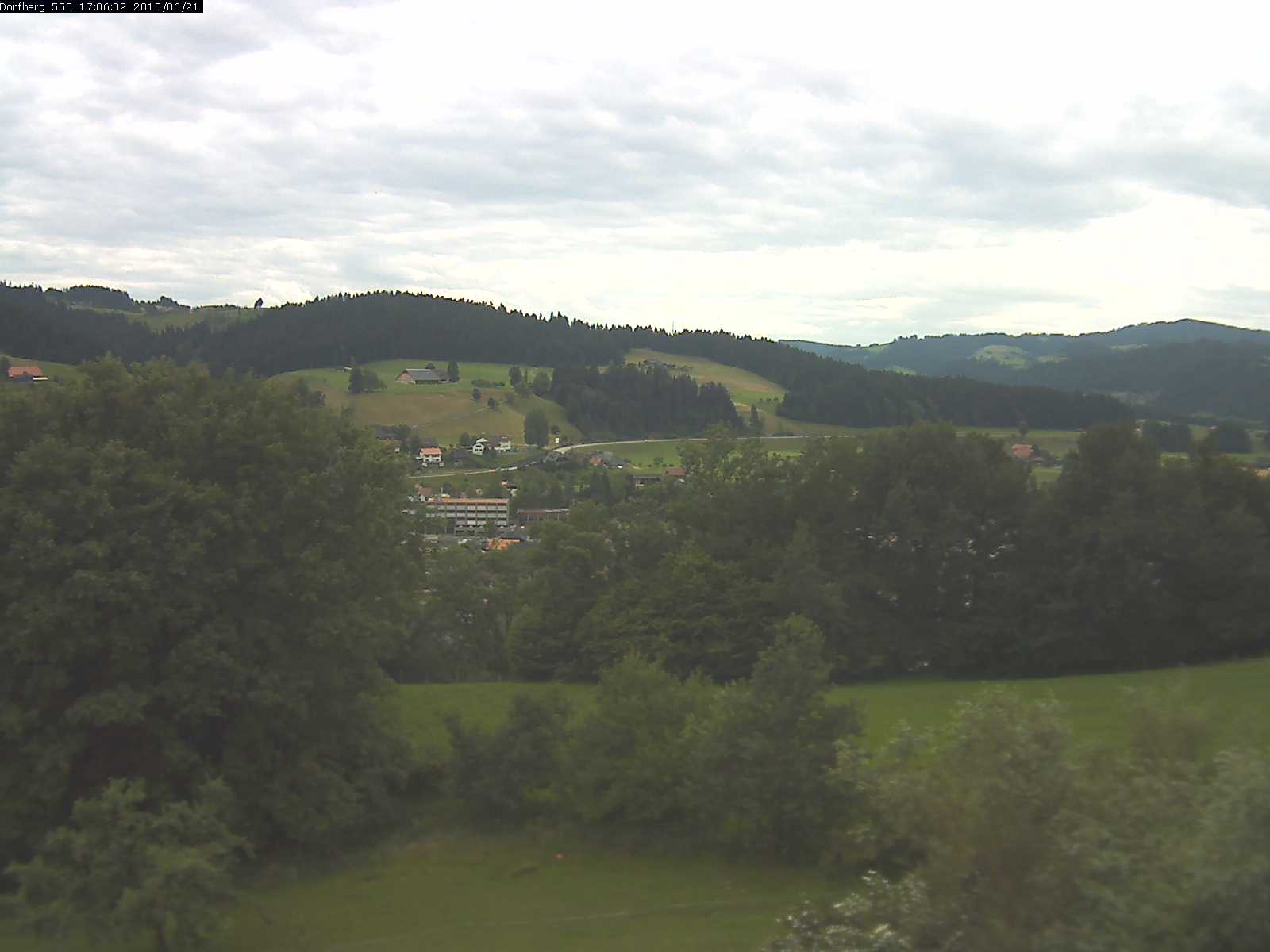 Webcam-Bild: Aussicht vom Dorfberg in Langnau 20150621-170601