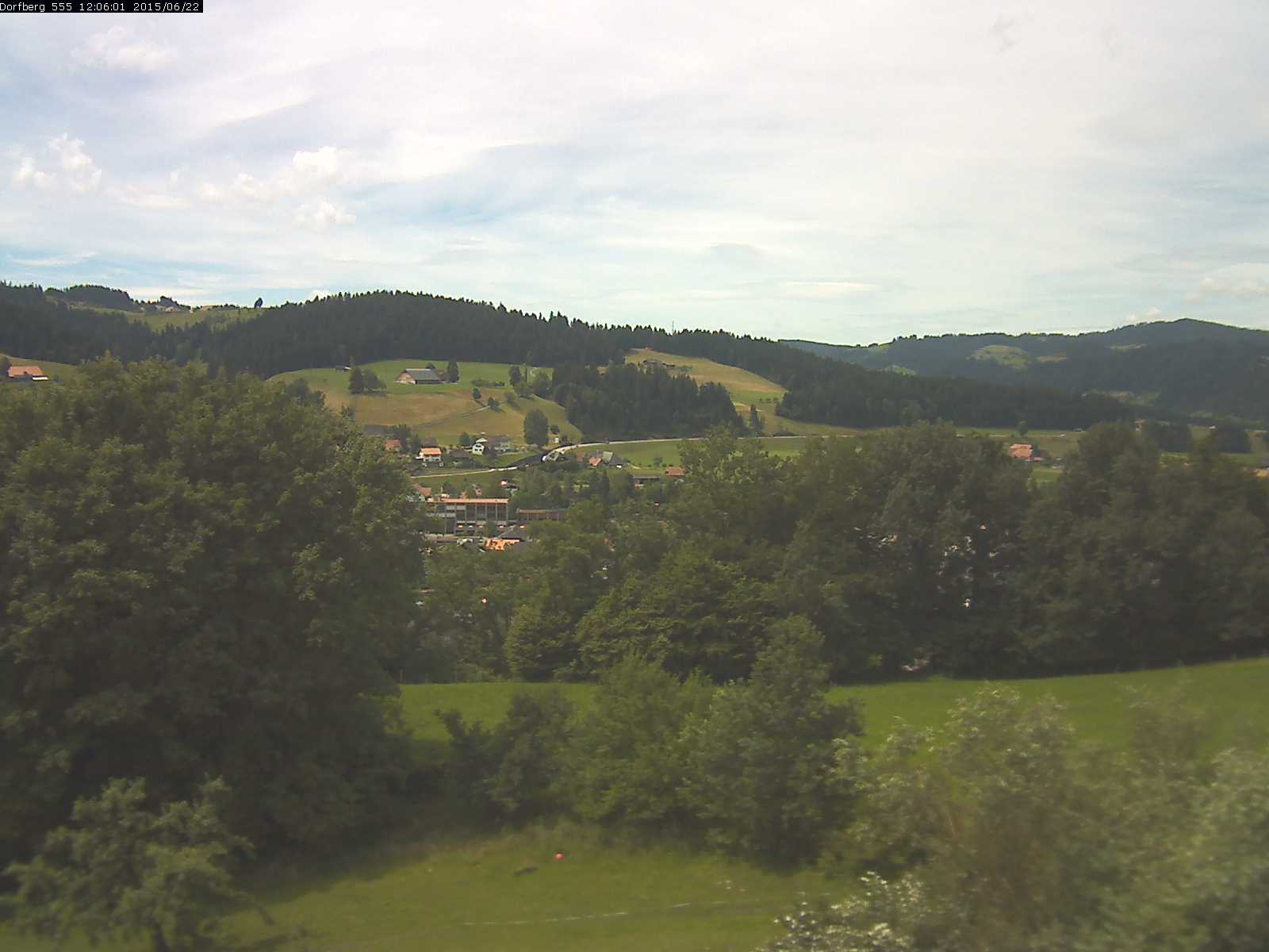 Webcam-Bild: Aussicht vom Dorfberg in Langnau 20150622-120601
