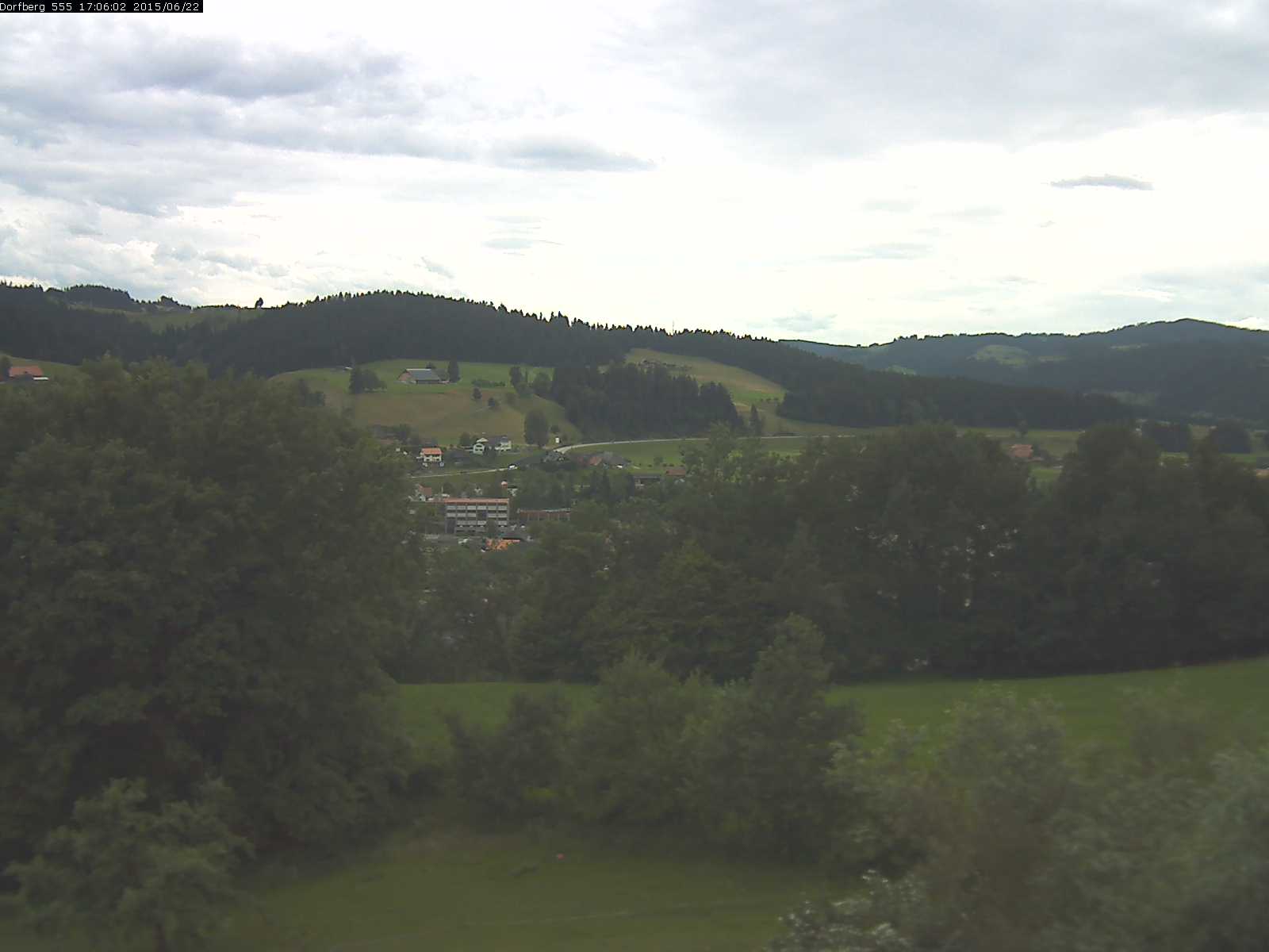 Webcam-Bild: Aussicht vom Dorfberg in Langnau 20150622-170601