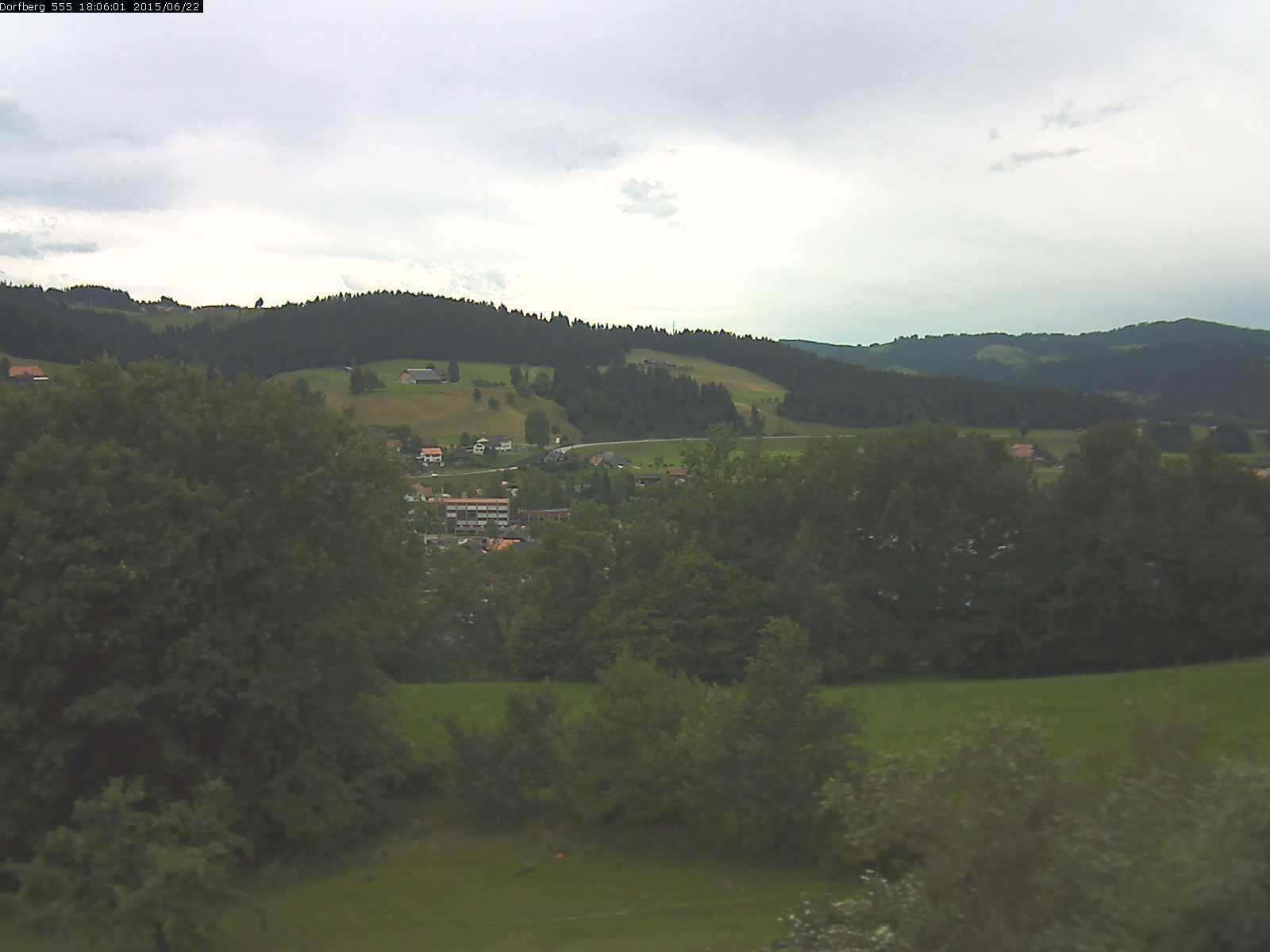 Webcam-Bild: Aussicht vom Dorfberg in Langnau 20150622-180601