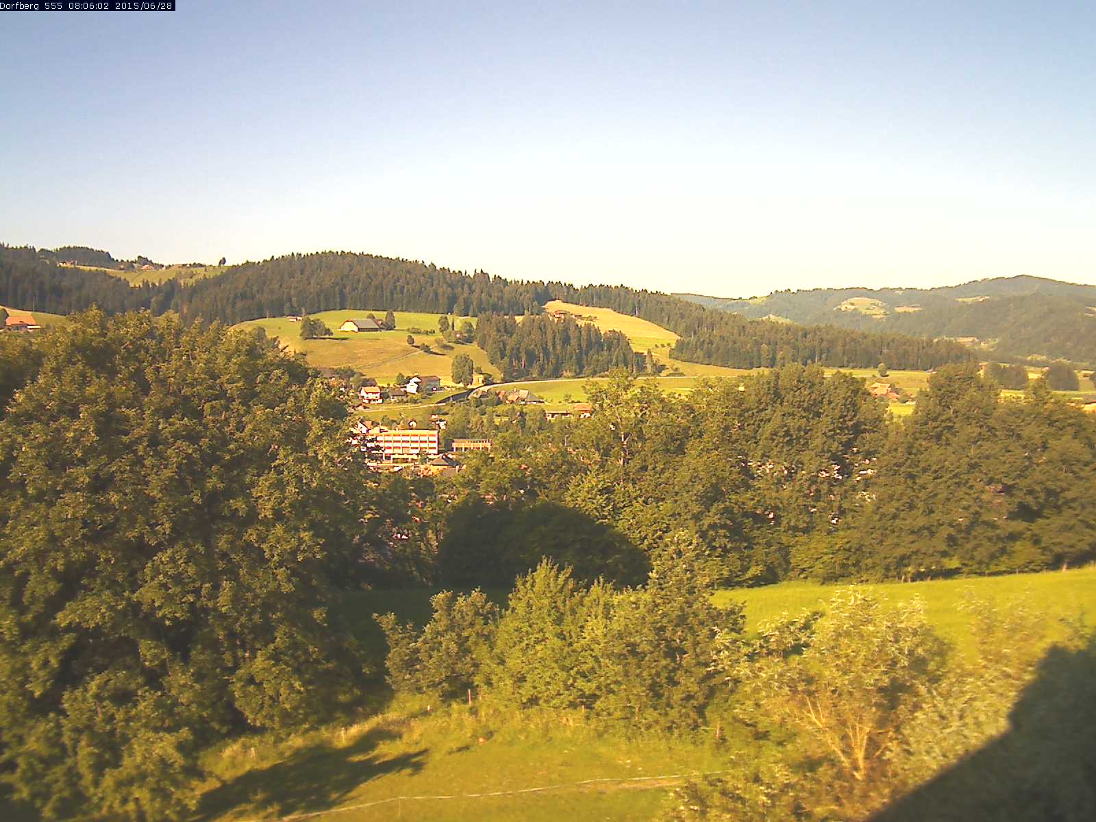 Webcam-Bild: Aussicht vom Dorfberg in Langnau 20150628-080601