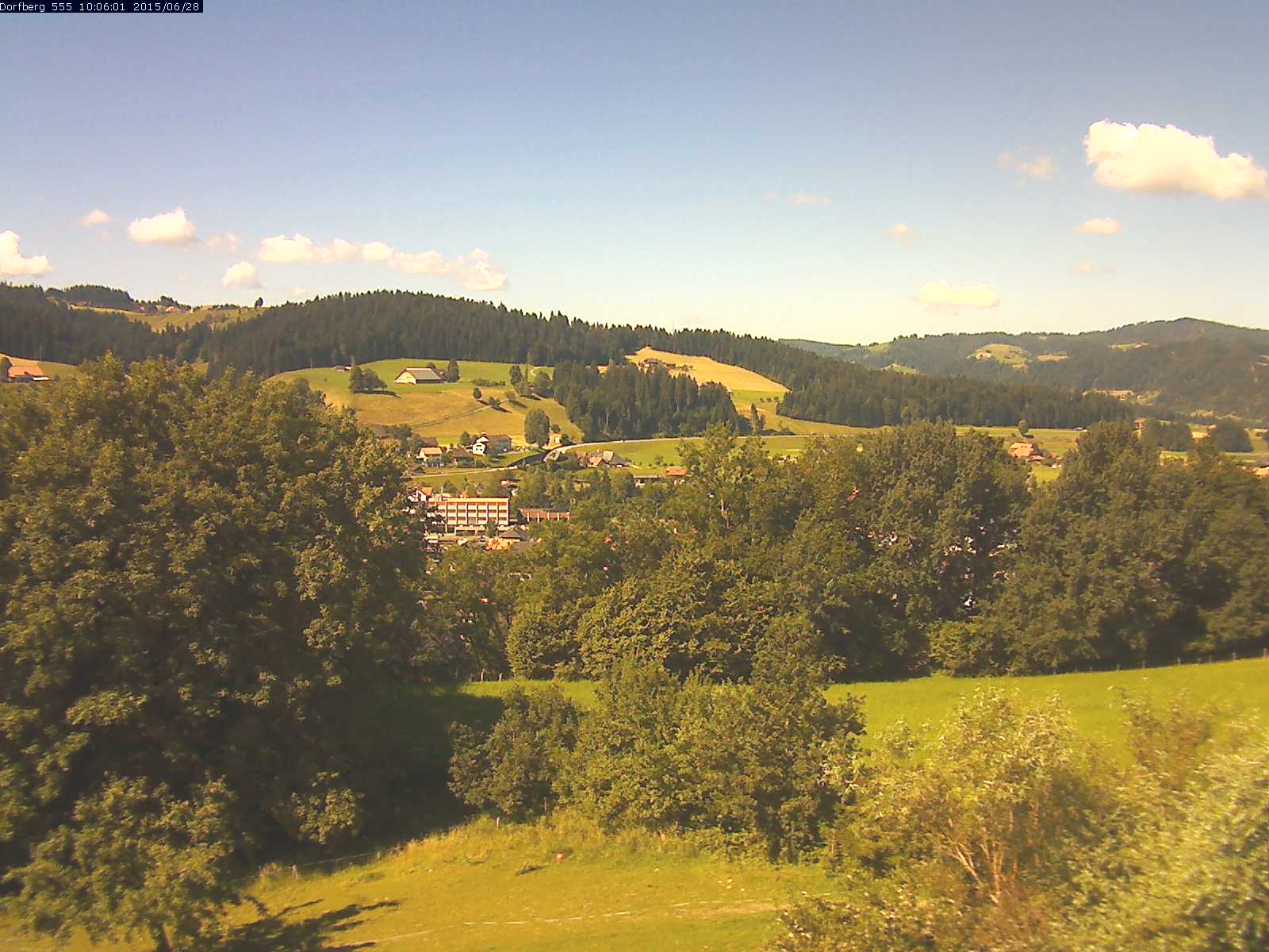 Webcam-Bild: Aussicht vom Dorfberg in Langnau 20150628-100601