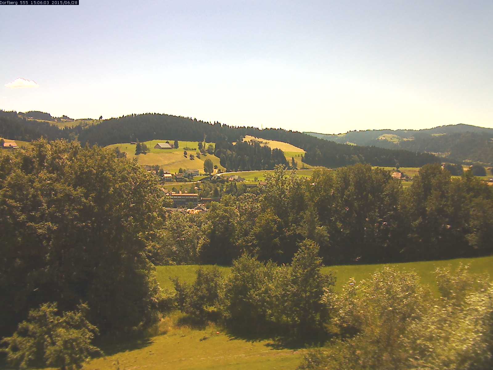 Webcam-Bild: Aussicht vom Dorfberg in Langnau 20150628-150601