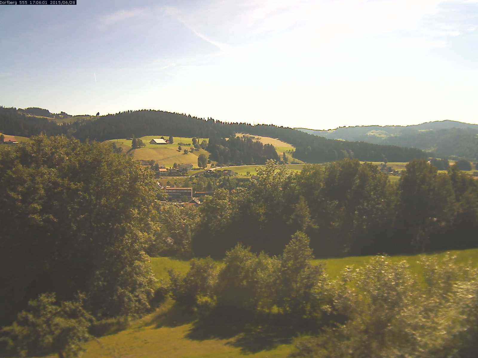 Webcam-Bild: Aussicht vom Dorfberg in Langnau 20150628-170601