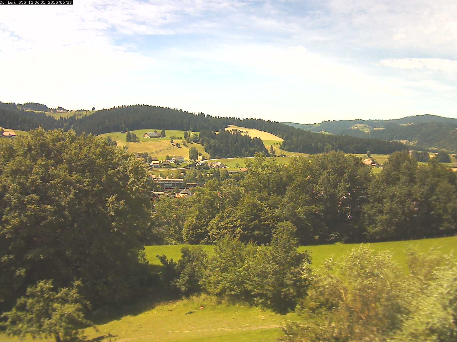 Webcam-Bild: Aussicht vom Dorfberg in Langnau 20150629-120601