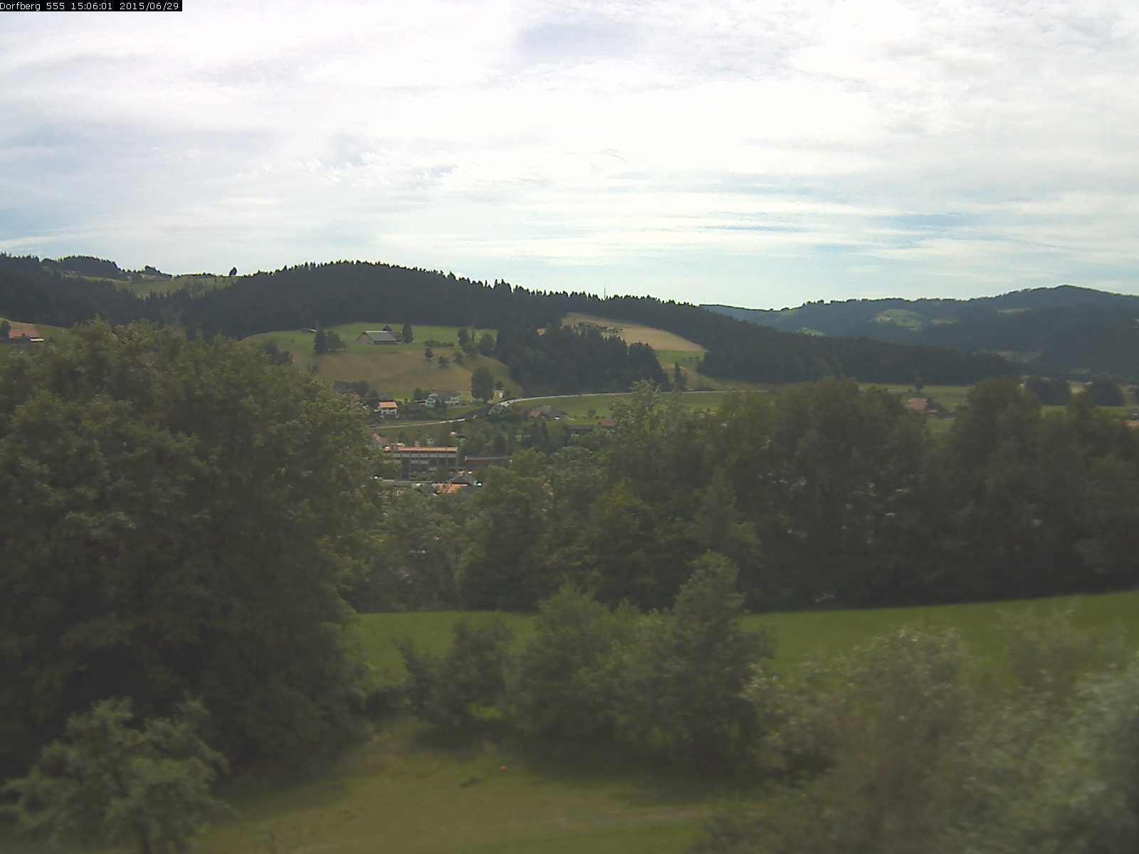 Webcam-Bild: Aussicht vom Dorfberg in Langnau 20150629-150601