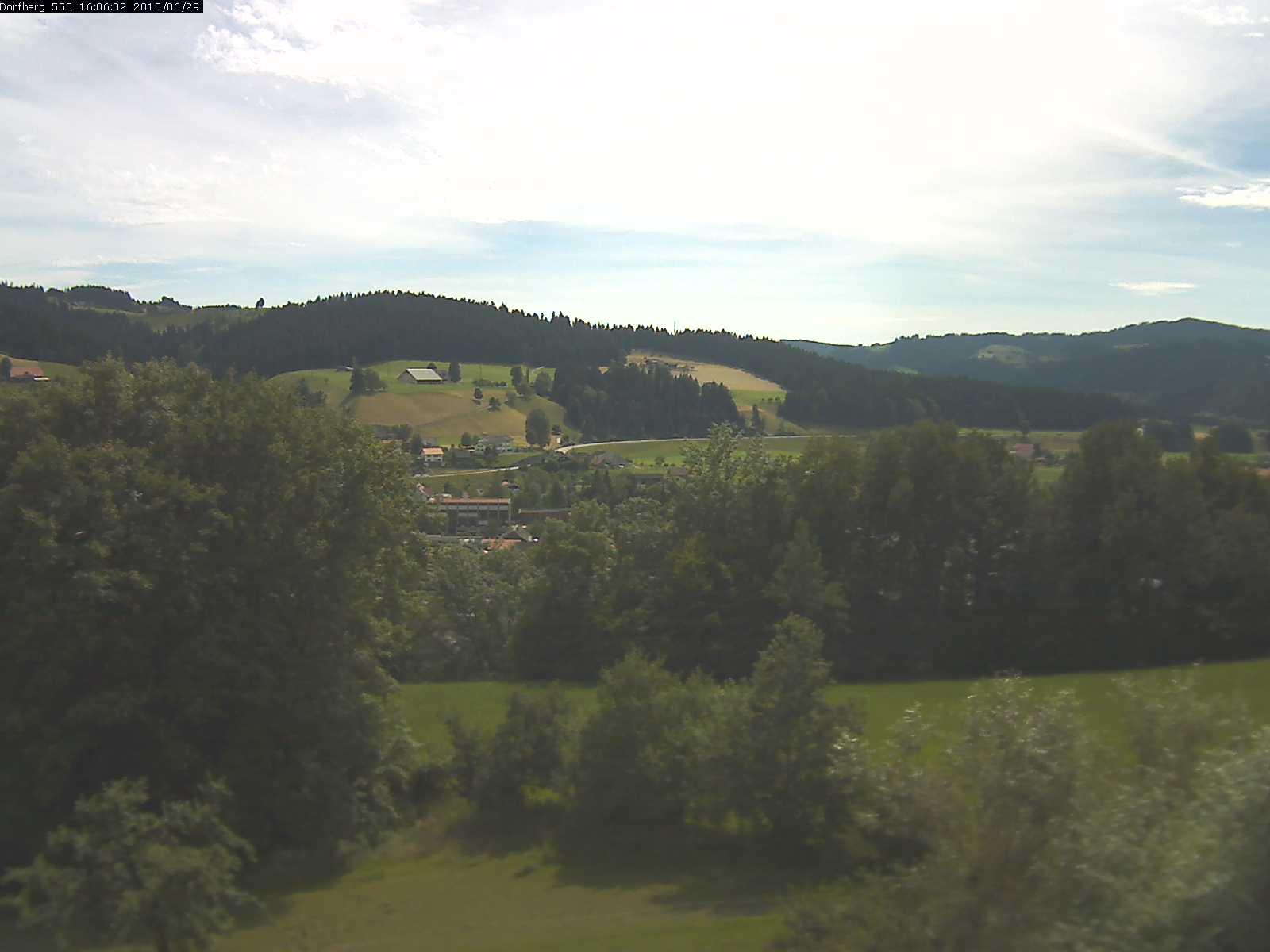 Webcam-Bild: Aussicht vom Dorfberg in Langnau 20150629-160601