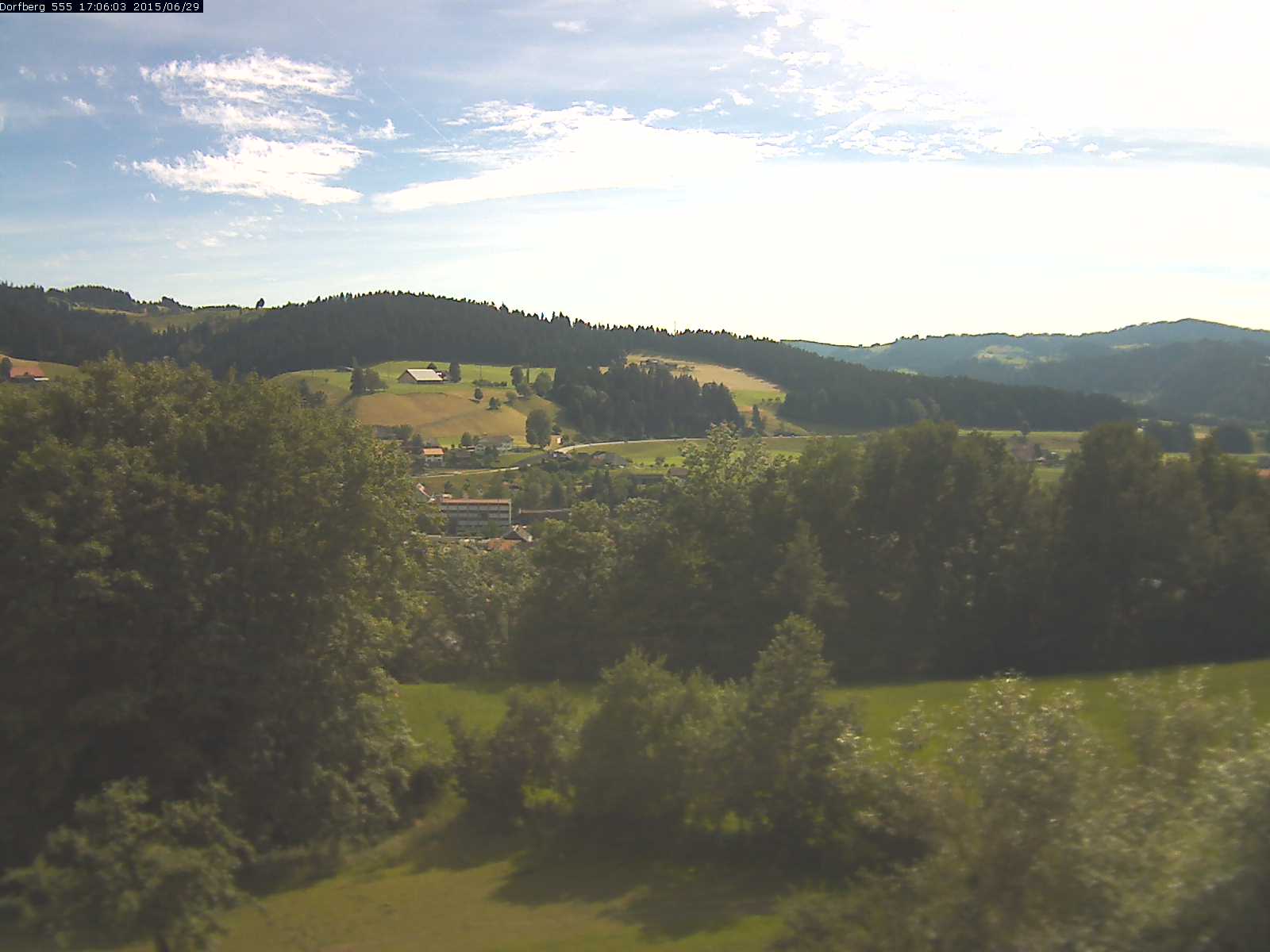 Webcam-Bild: Aussicht vom Dorfberg in Langnau 20150629-170601