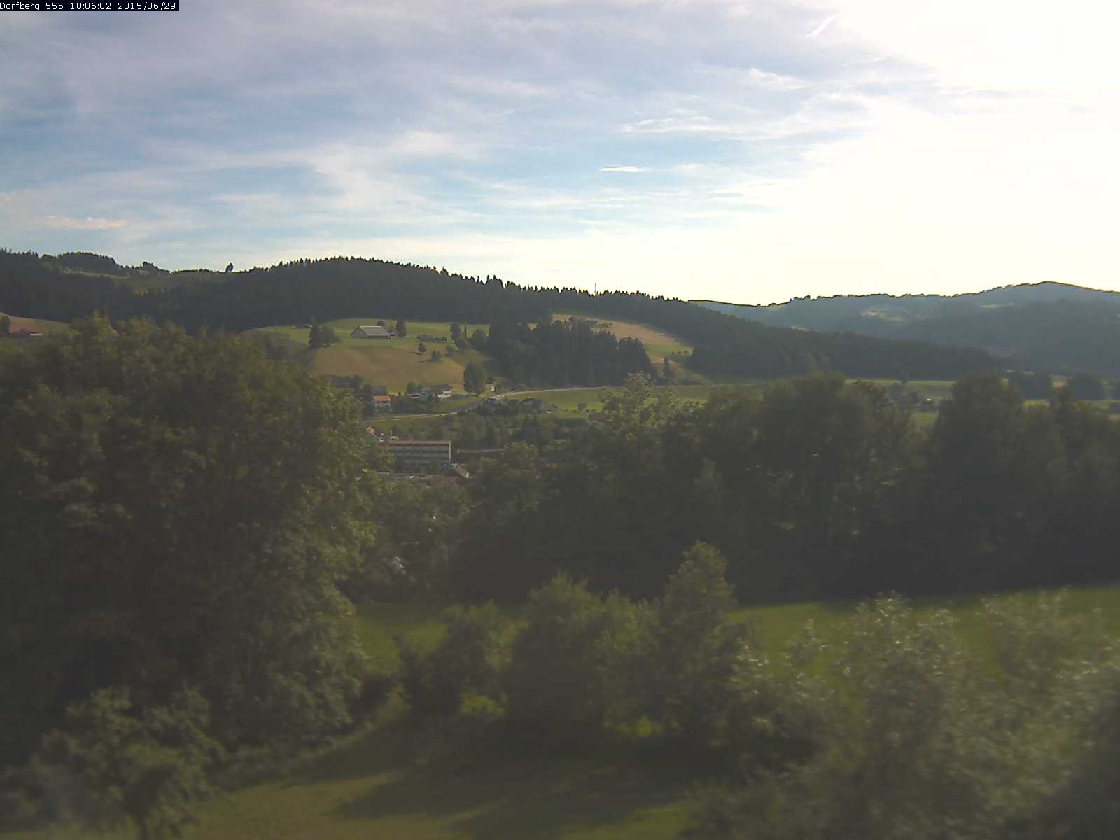Webcam-Bild: Aussicht vom Dorfberg in Langnau 20150629-180601