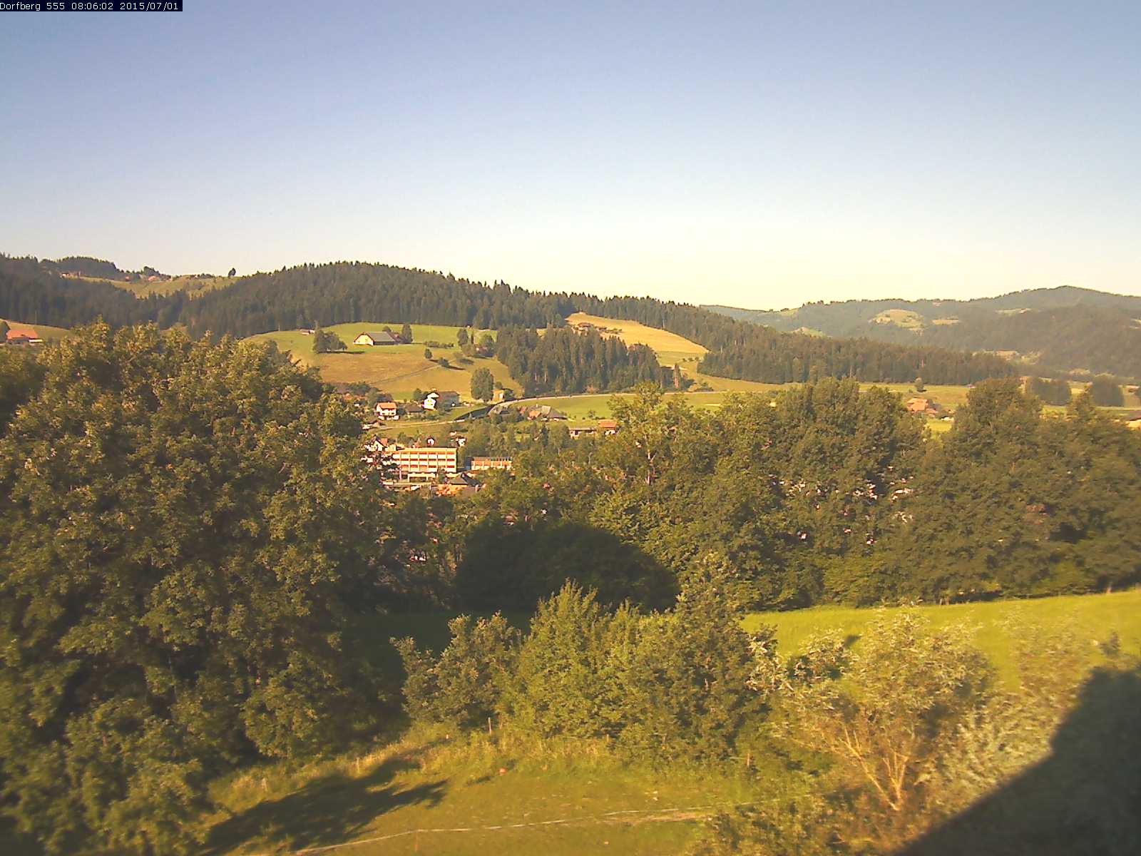 Webcam-Bild: Aussicht vom Dorfberg in Langnau 20150701-080601