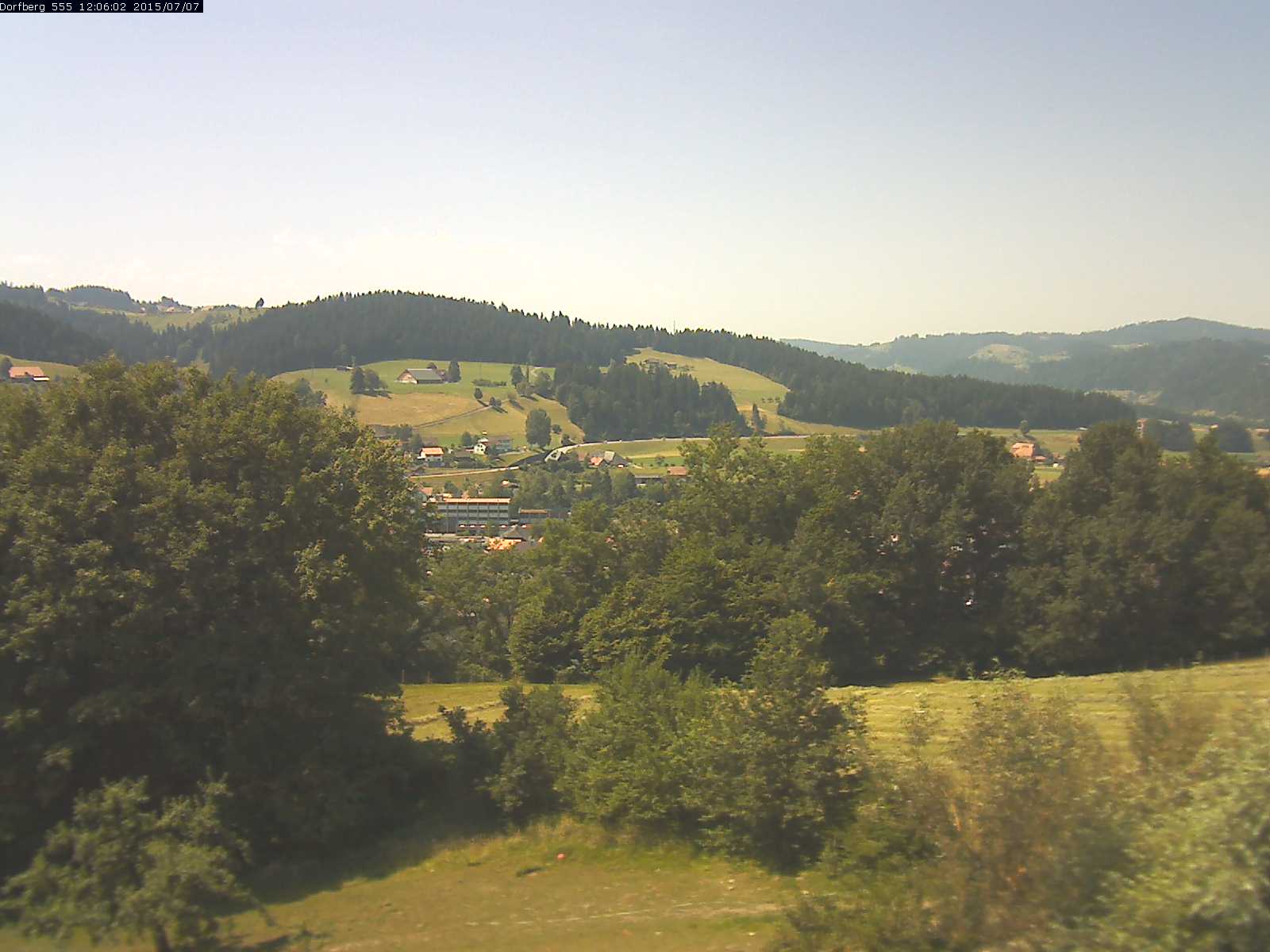 Webcam-Bild: Aussicht vom Dorfberg in Langnau 20150707-120601
