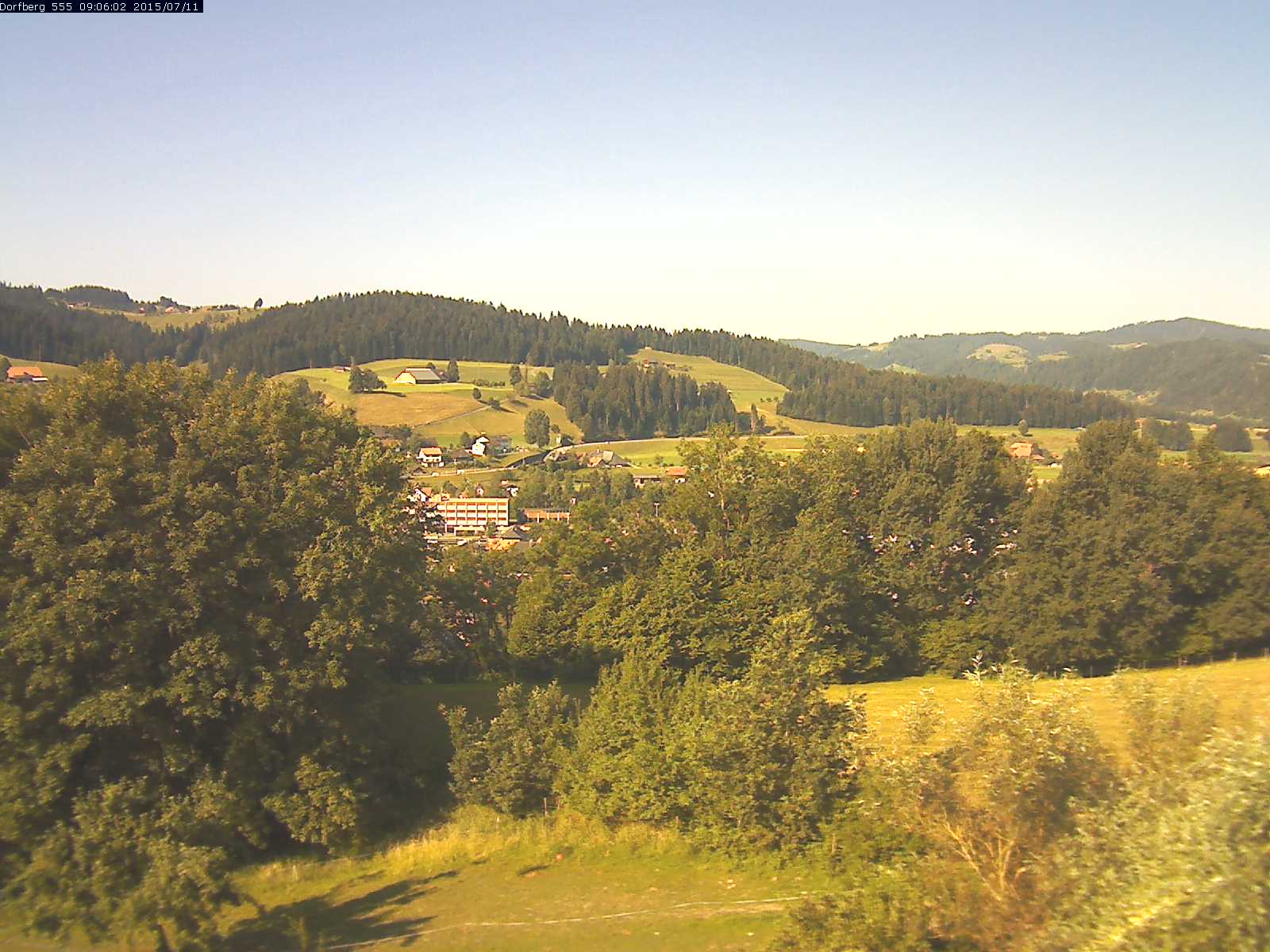 Webcam-Bild: Aussicht vom Dorfberg in Langnau 20150711-090601