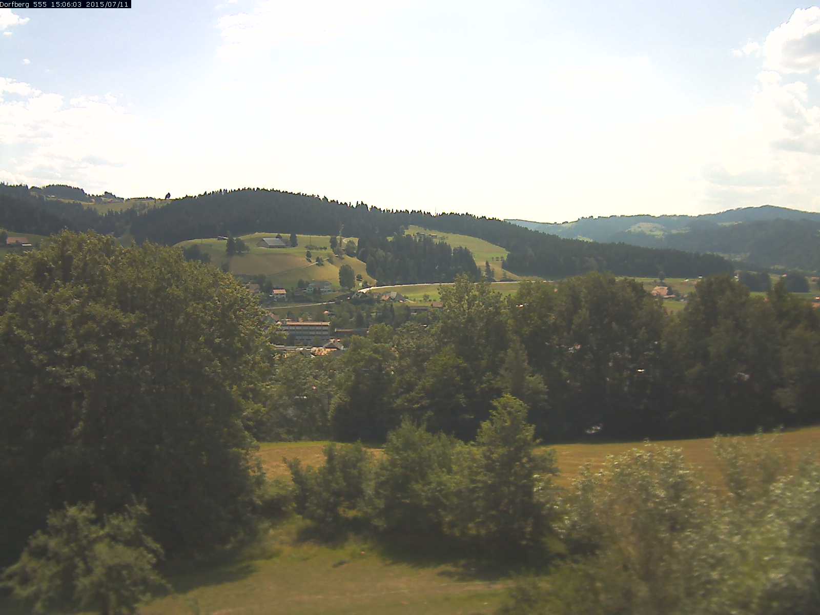 Webcam-Bild: Aussicht vom Dorfberg in Langnau 20150711-150601