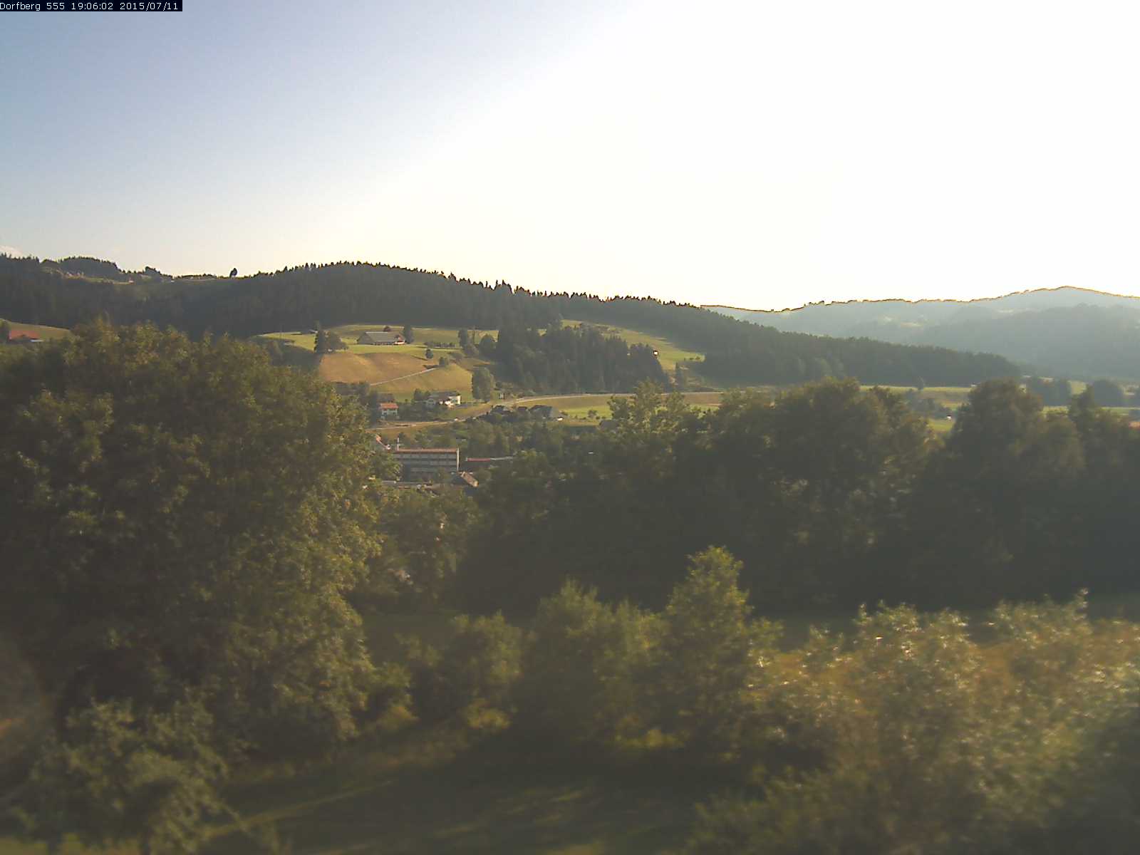 Webcam-Bild: Aussicht vom Dorfberg in Langnau 20150711-190601