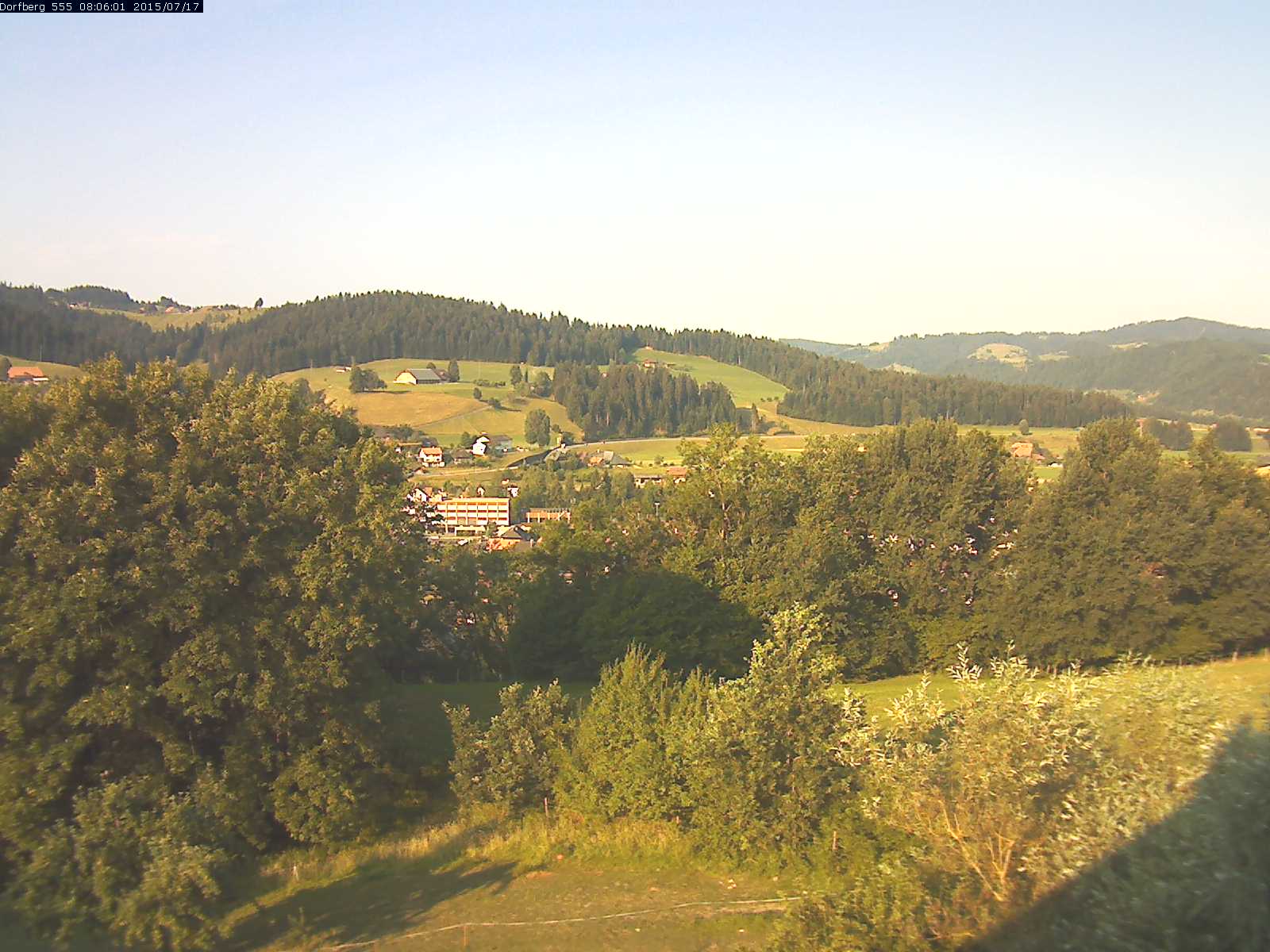 Webcam-Bild: Aussicht vom Dorfberg in Langnau 20150717-080601