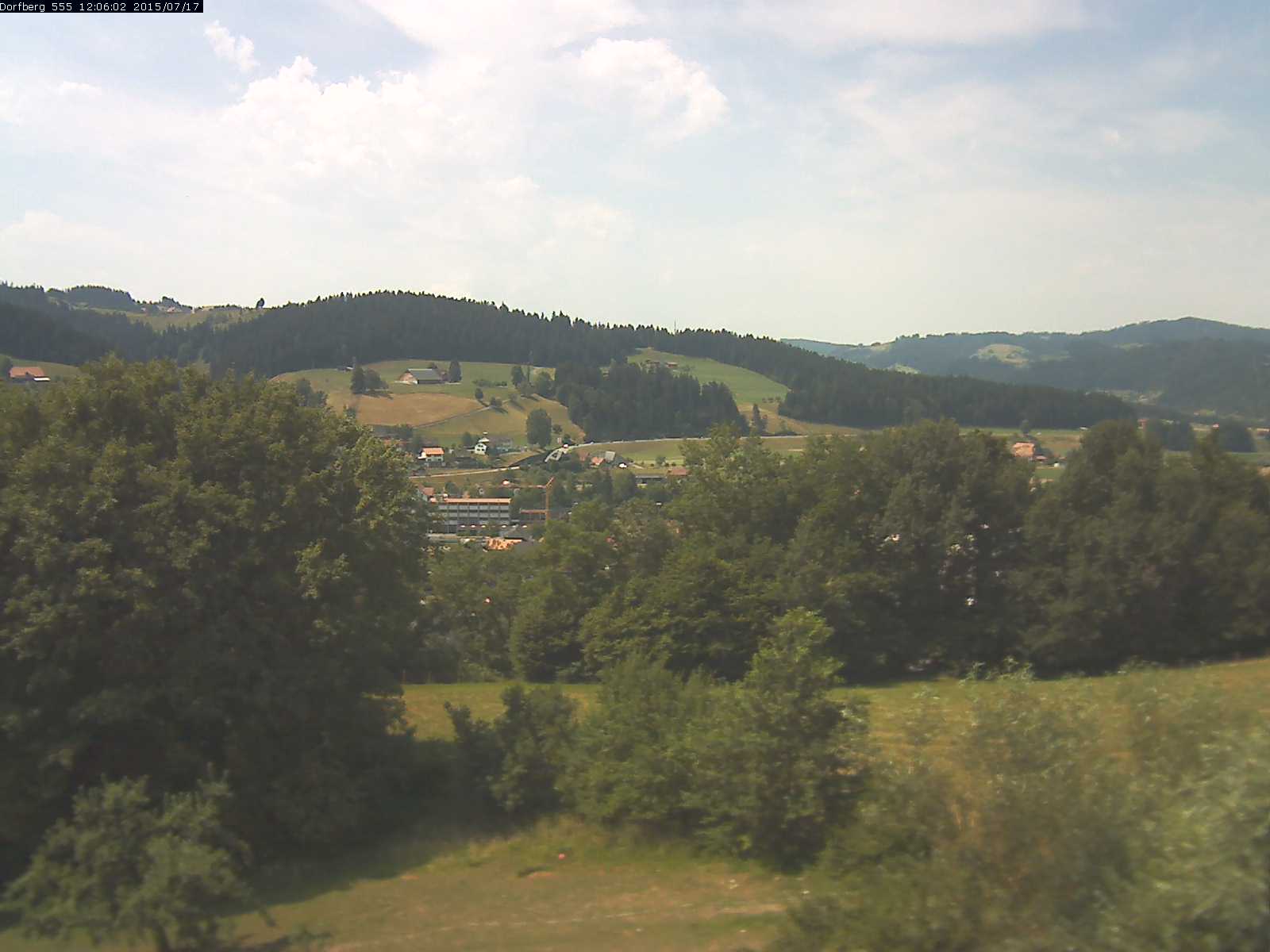Webcam-Bild: Aussicht vom Dorfberg in Langnau 20150717-120602