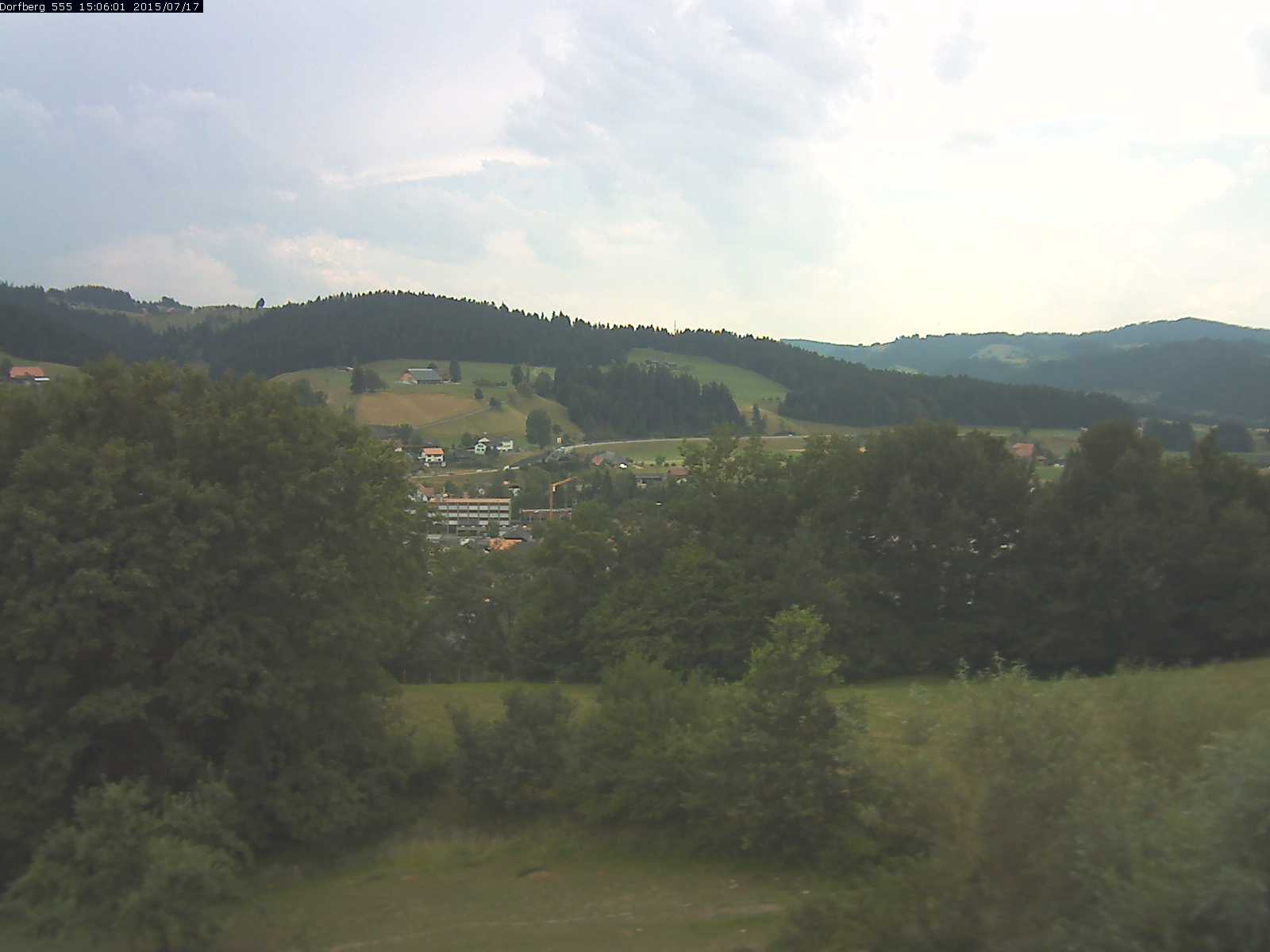 Webcam-Bild: Aussicht vom Dorfberg in Langnau 20150717-150601
