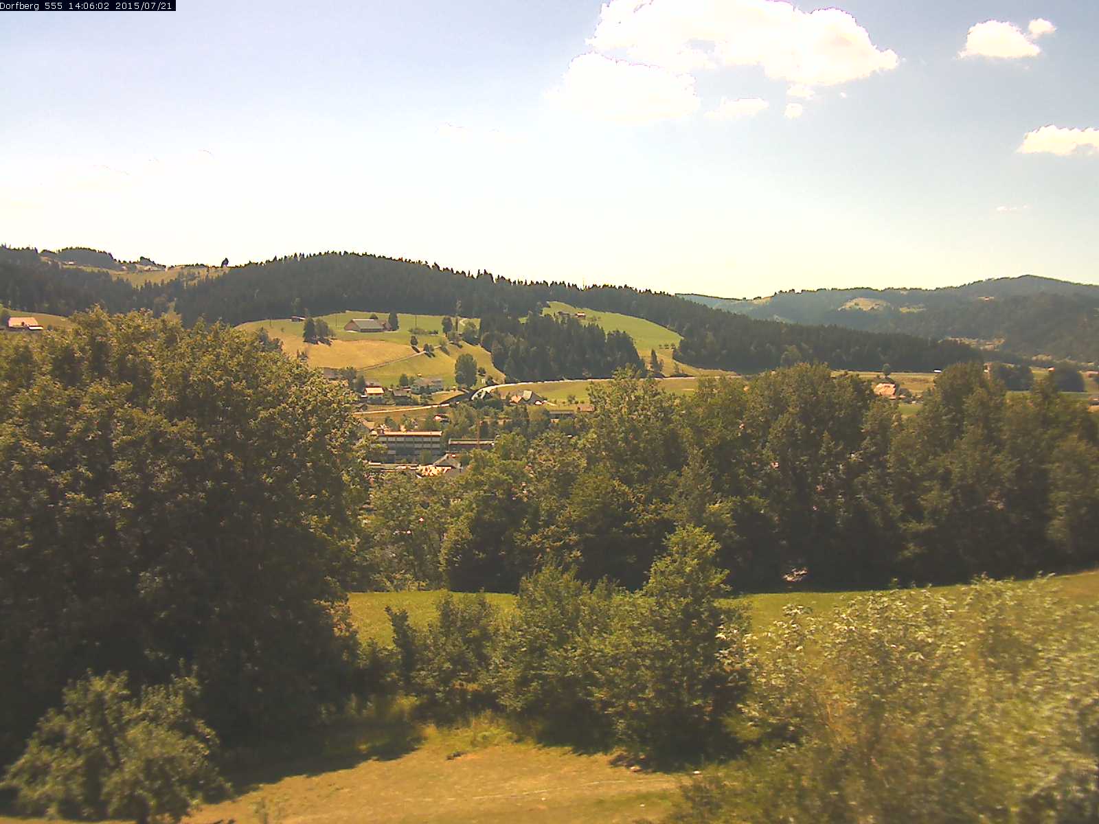 Webcam-Bild: Aussicht vom Dorfberg in Langnau 20150721-140601