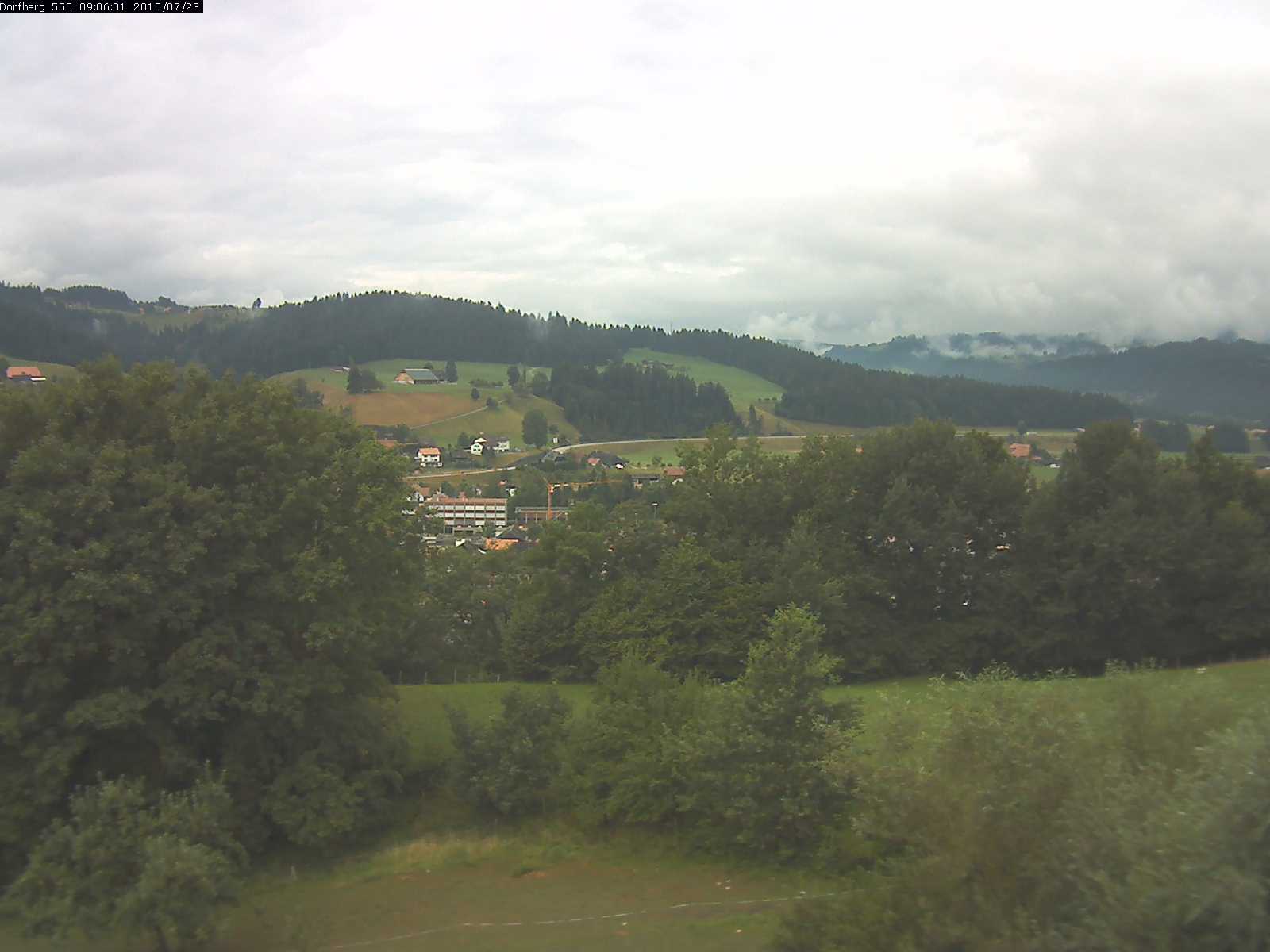 Webcam-Bild: Aussicht vom Dorfberg in Langnau 20150723-090601