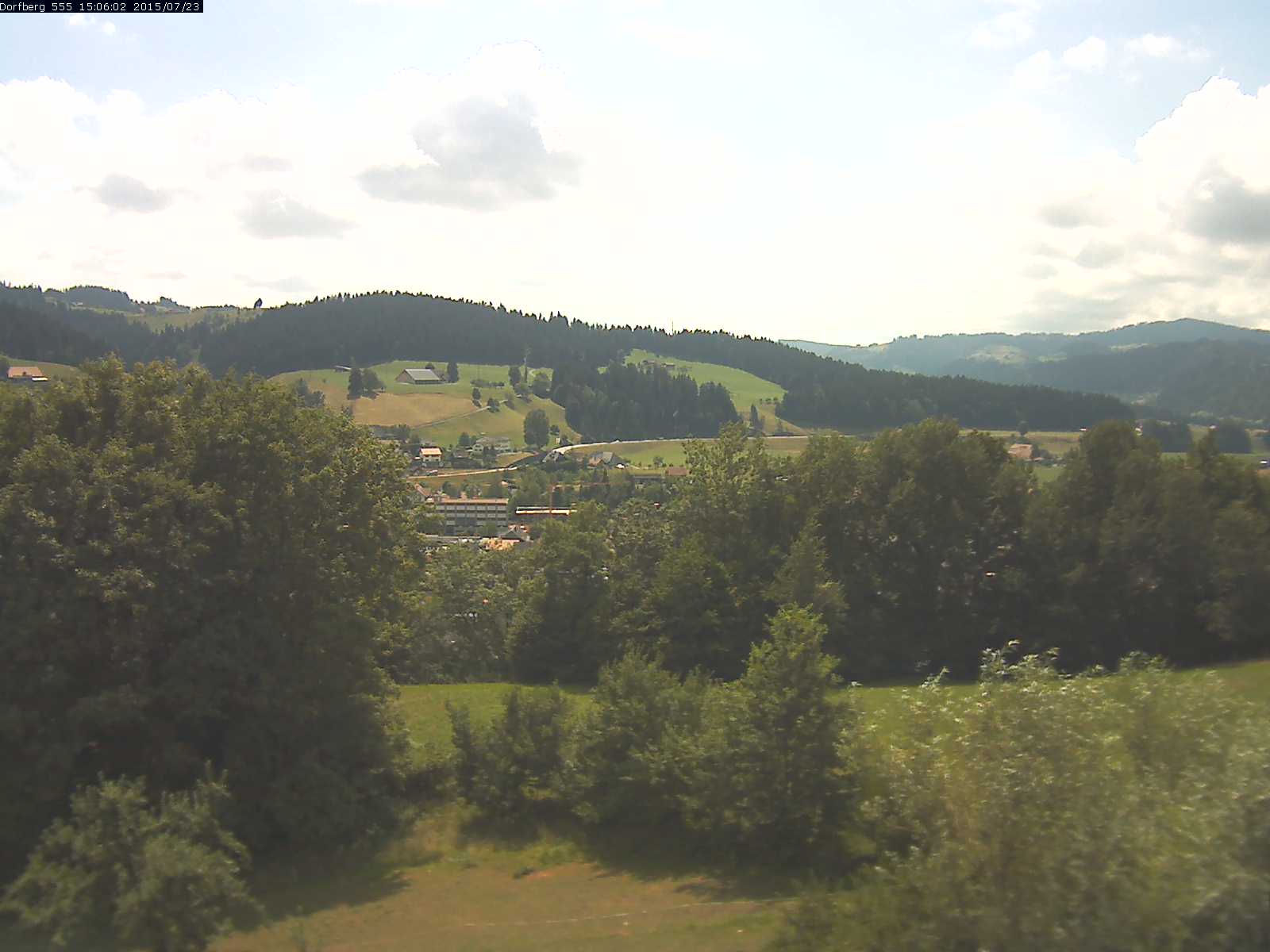 Webcam-Bild: Aussicht vom Dorfberg in Langnau 20150723-150601