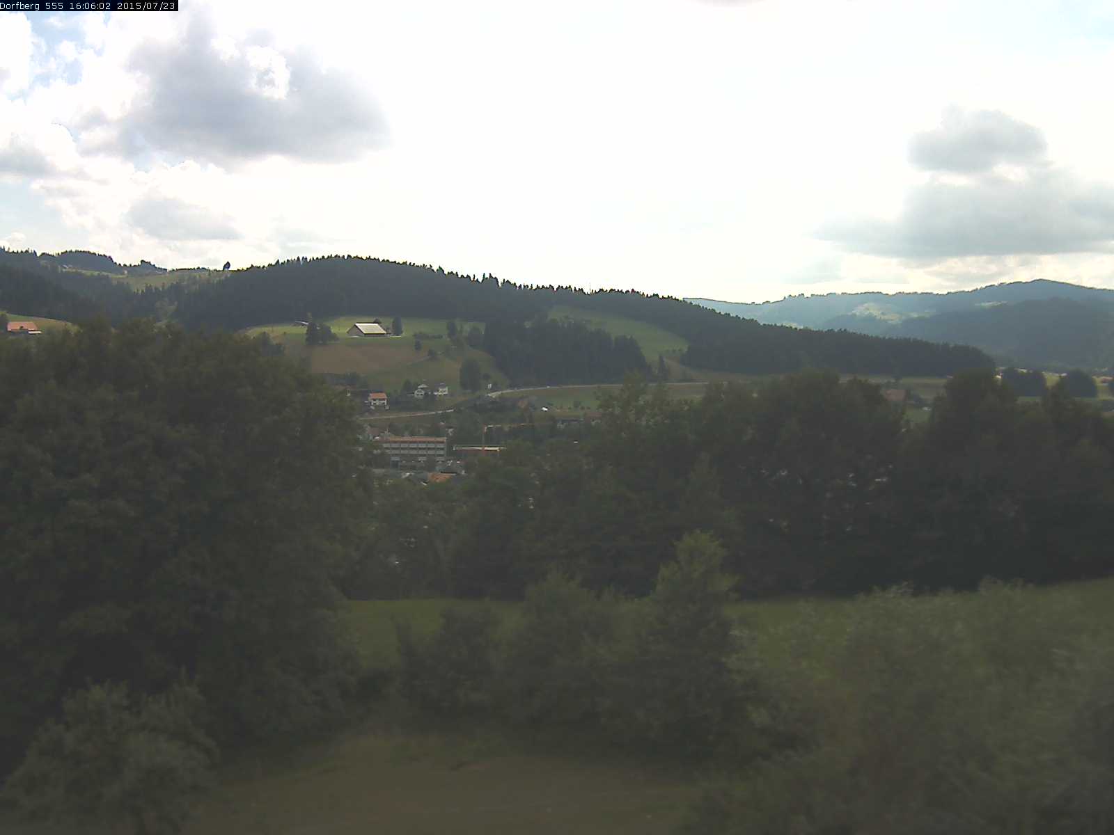 Webcam-Bild: Aussicht vom Dorfberg in Langnau 20150723-160601
