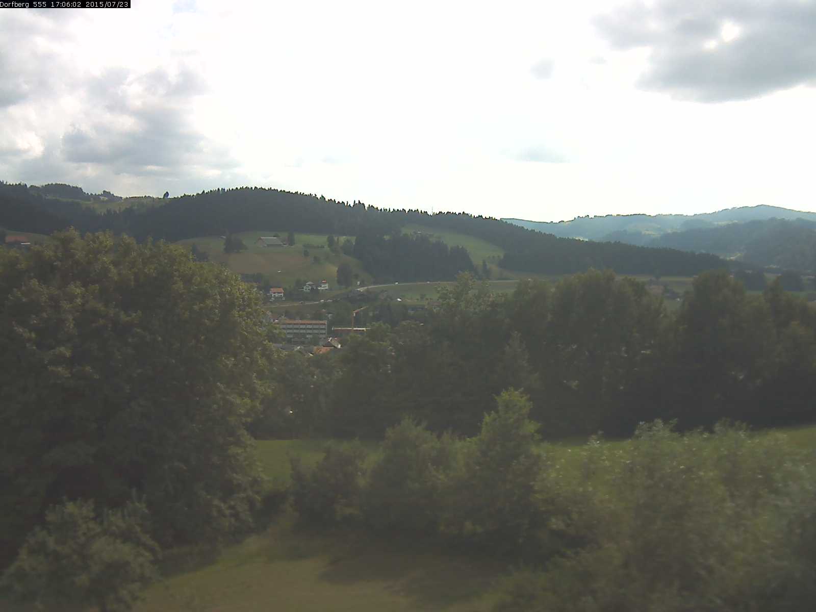 Webcam-Bild: Aussicht vom Dorfberg in Langnau 20150723-170601