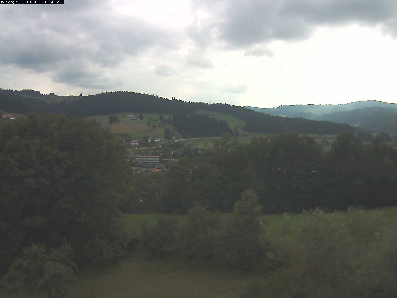 Webcam-Bild: Aussicht vom Dorfberg in Langnau 20150723-180601