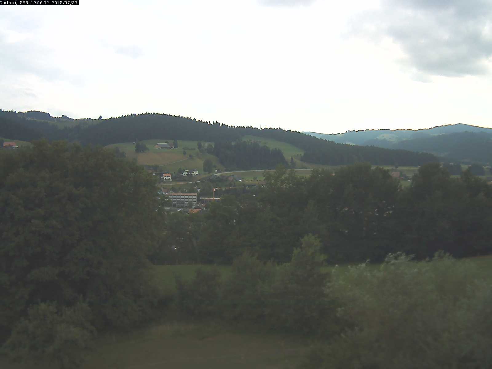 Webcam-Bild: Aussicht vom Dorfberg in Langnau 20150723-190601