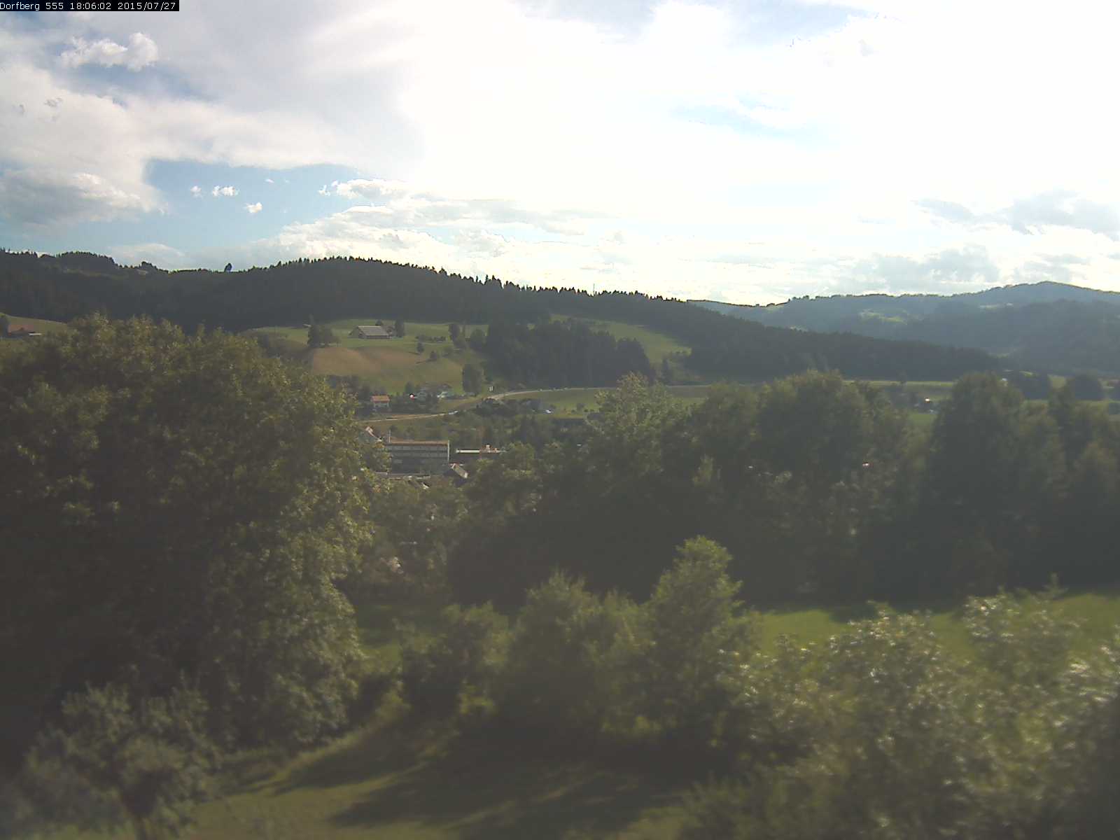 Webcam-Bild: Aussicht vom Dorfberg in Langnau 20150727-180601