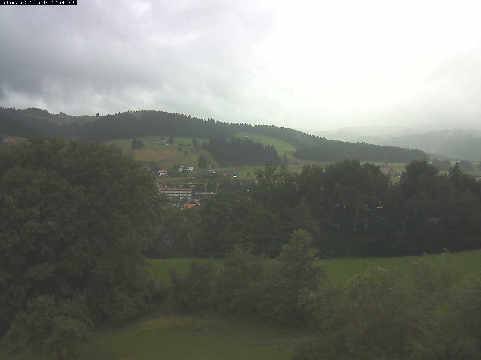 Webcam-Bild: Aussicht vom Dorfberg in Langnau 20150729-170601