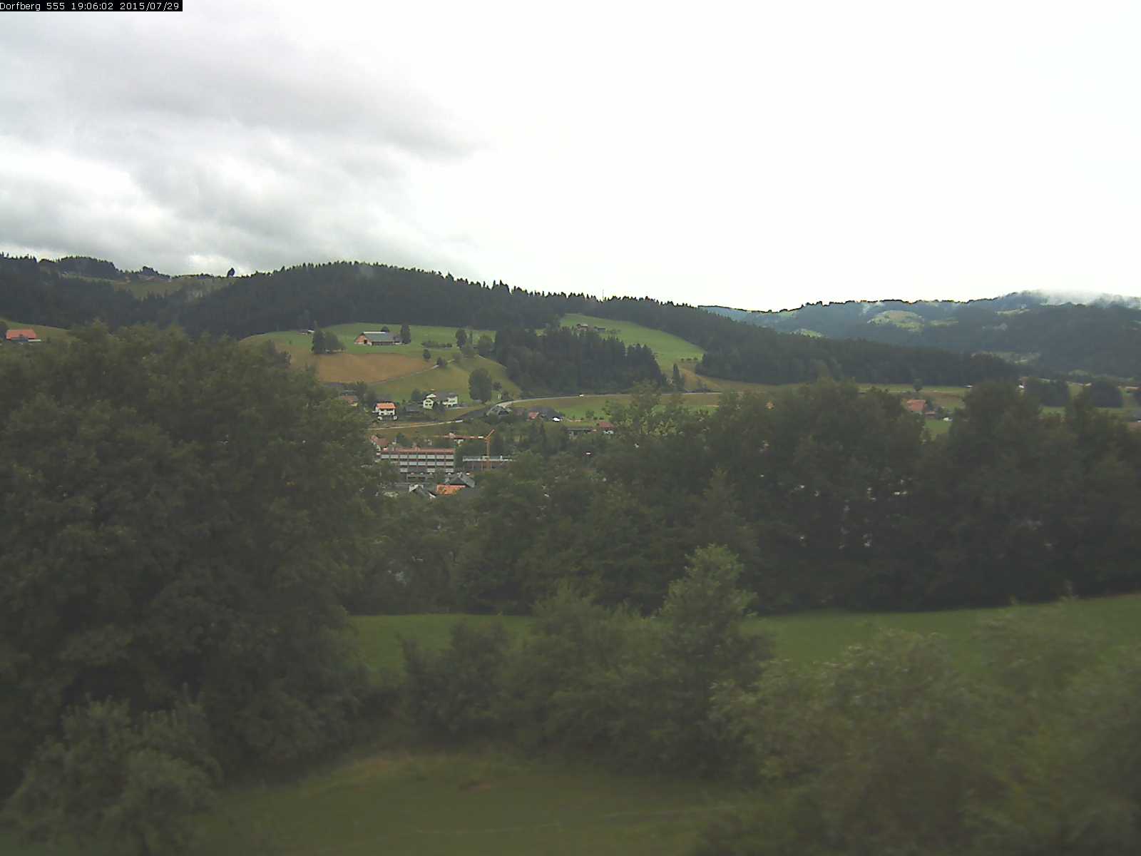 Webcam-Bild: Aussicht vom Dorfberg in Langnau 20150729-190601