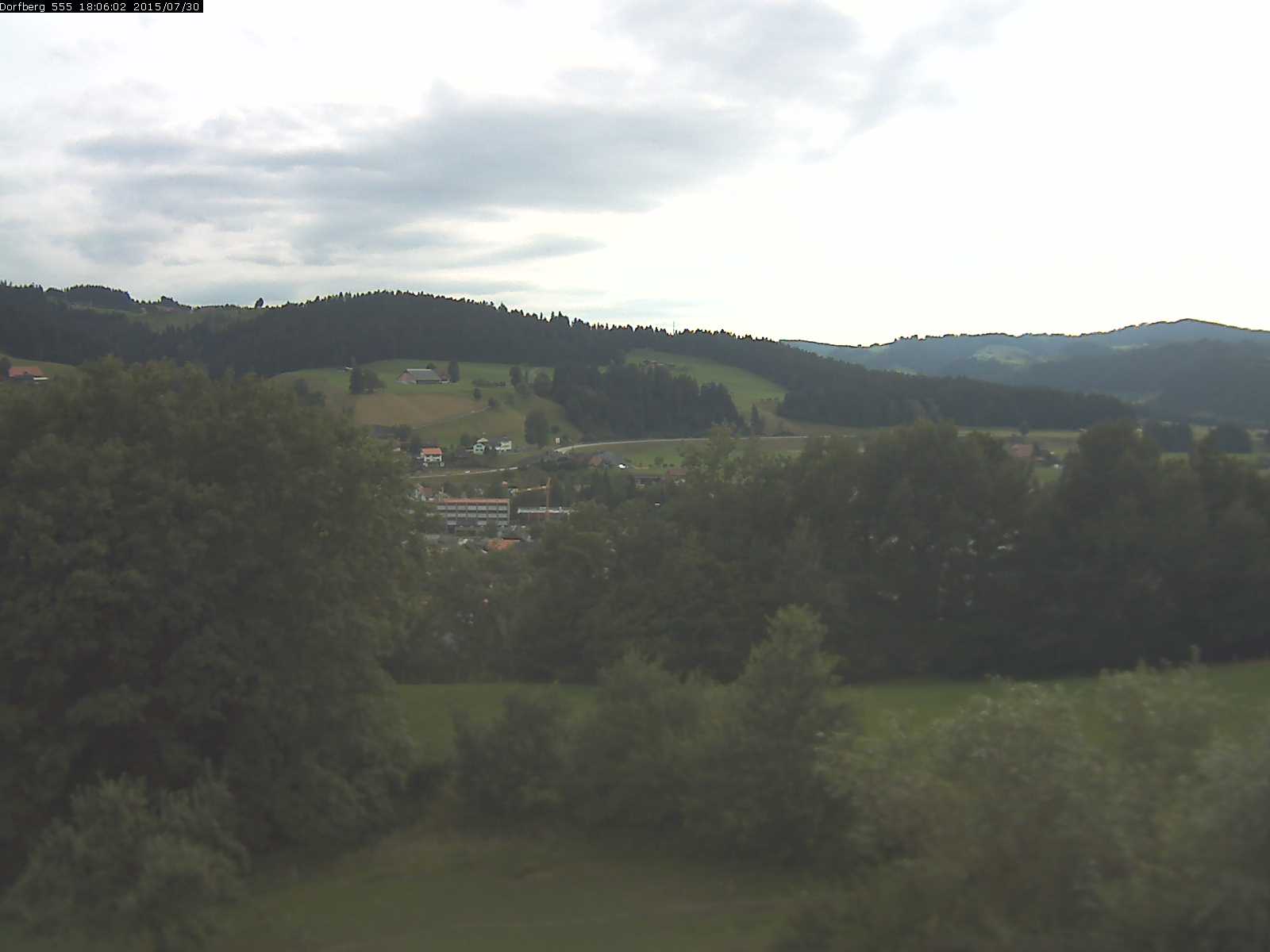Webcam-Bild: Aussicht vom Dorfberg in Langnau 20150730-180601