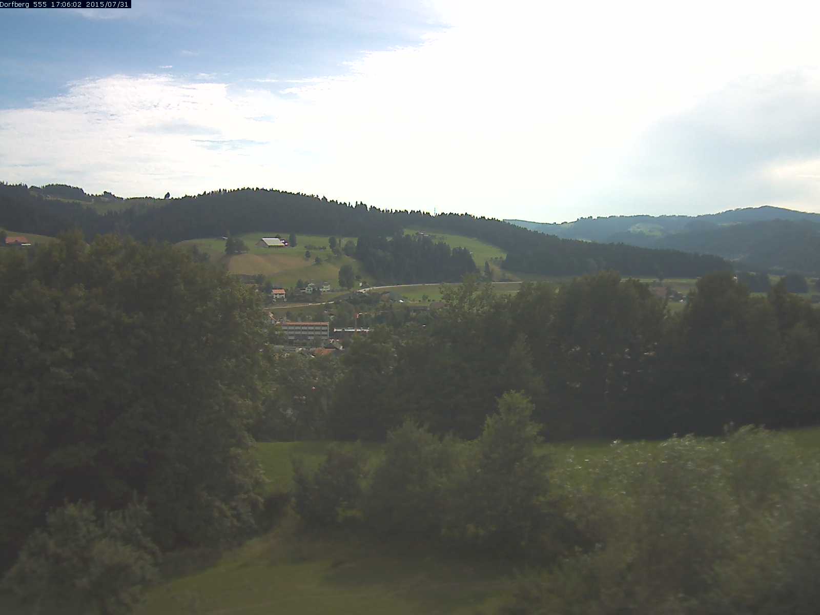 Webcam-Bild: Aussicht vom Dorfberg in Langnau 20150731-170601