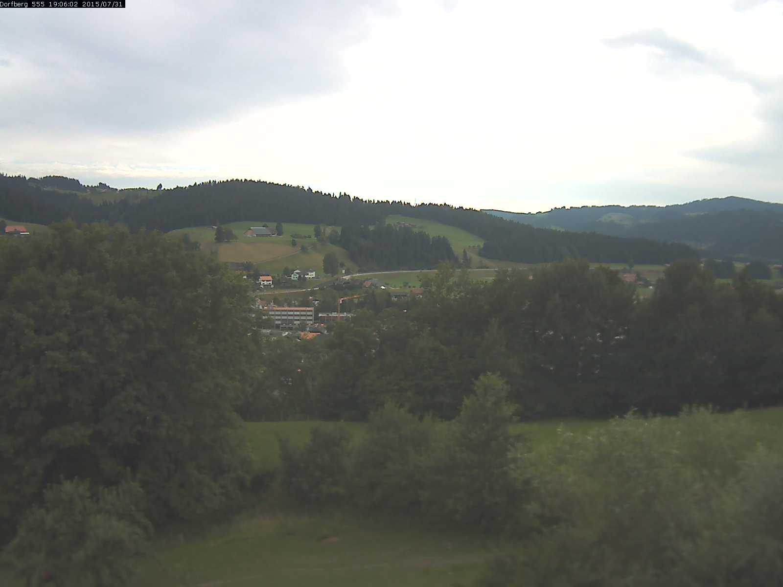 Webcam-Bild: Aussicht vom Dorfberg in Langnau 20150731-190601