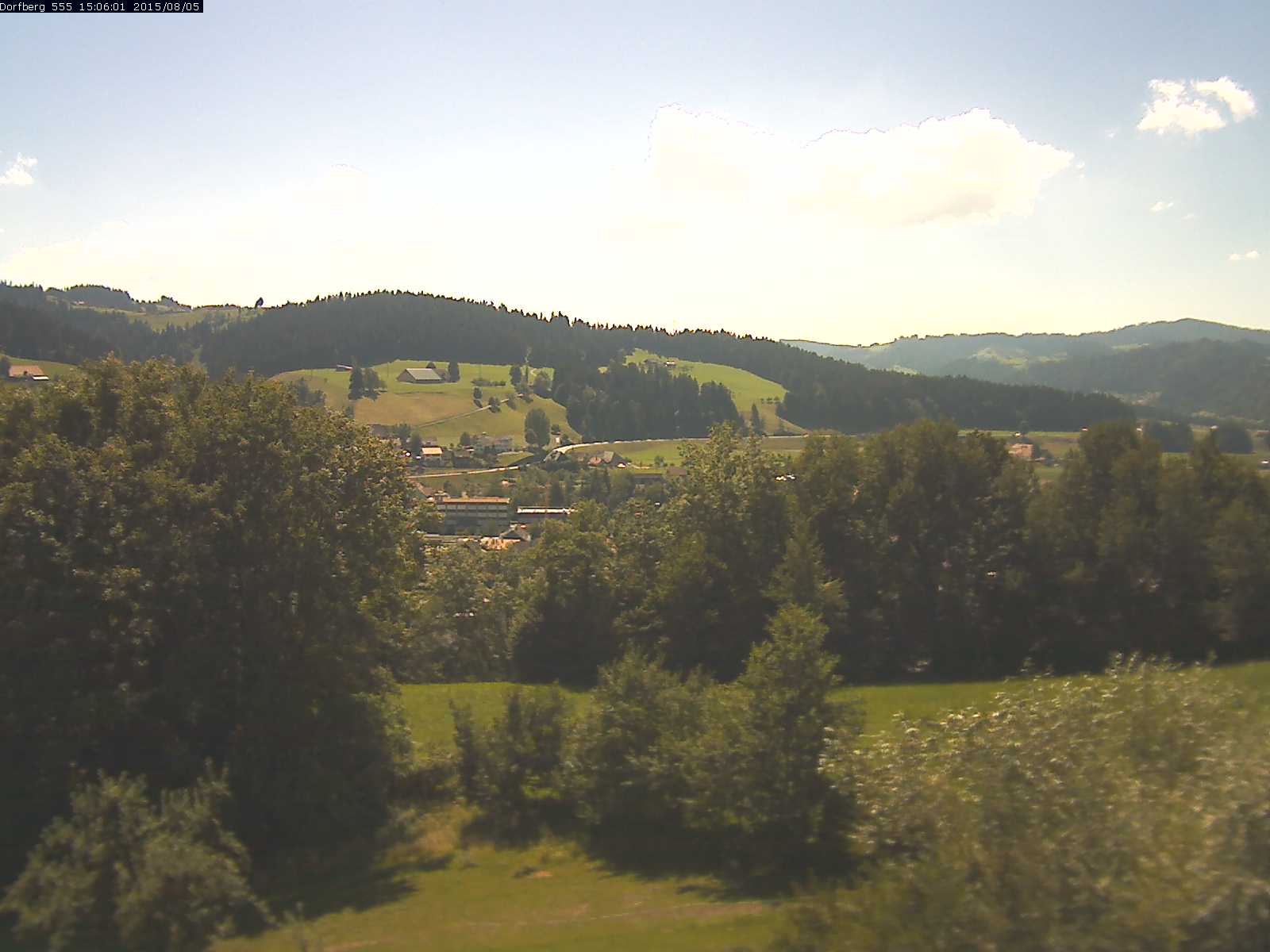 Webcam-Bild: Aussicht vom Dorfberg in Langnau 20150805-150601