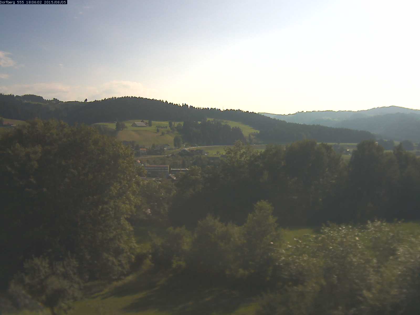 Webcam-Bild: Aussicht vom Dorfberg in Langnau 20150805-180601