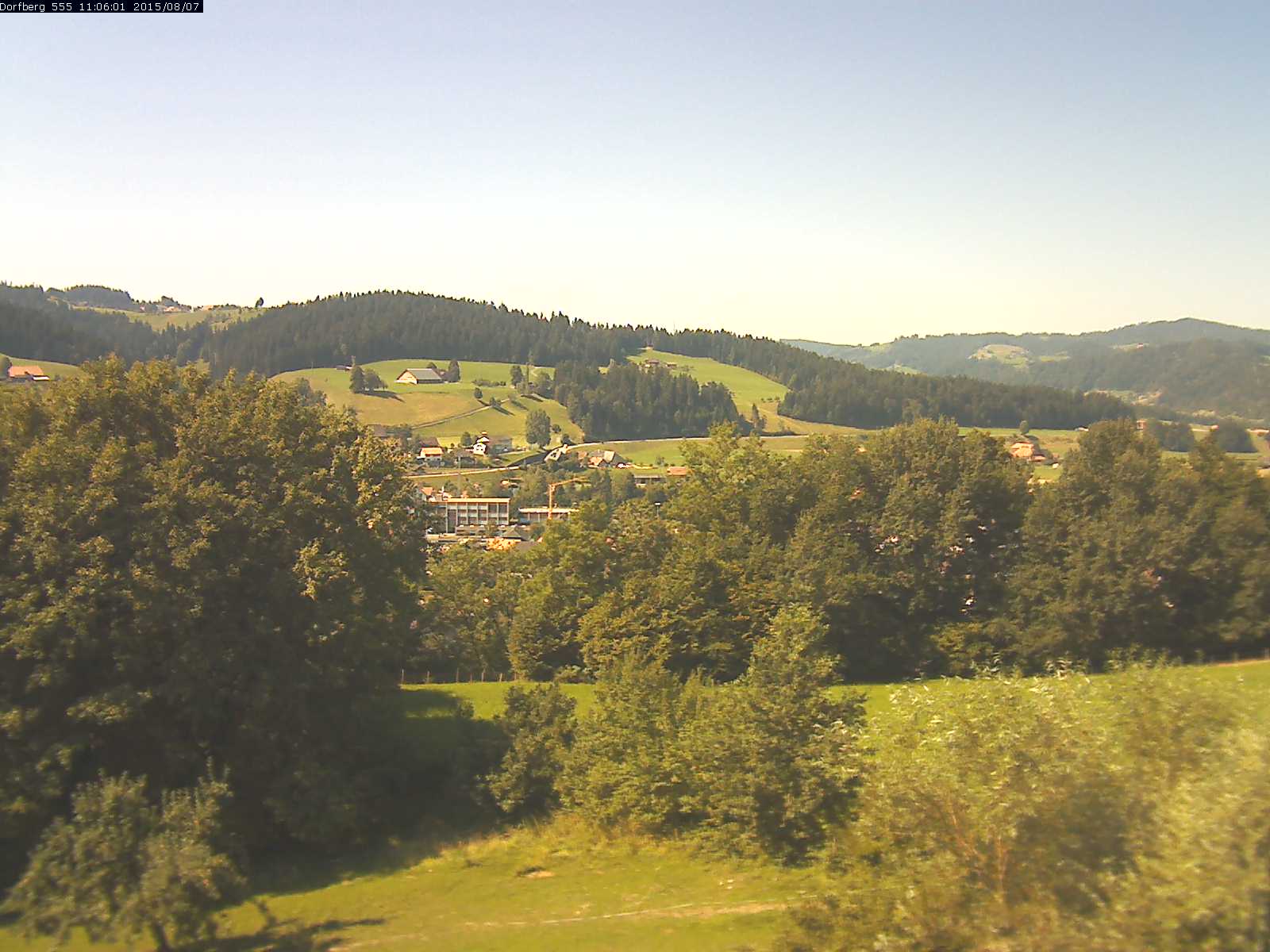Webcam-Bild: Aussicht vom Dorfberg in Langnau 20150807-110601