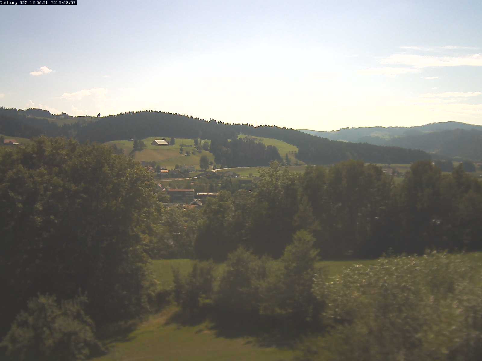 Webcam-Bild: Aussicht vom Dorfberg in Langnau 20150807-160601