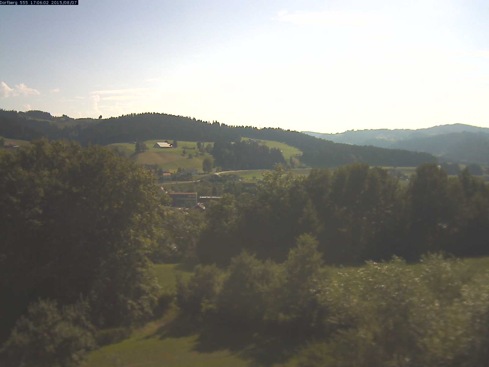 Webcam-Bild: Aussicht vom Dorfberg in Langnau 20150807-170601