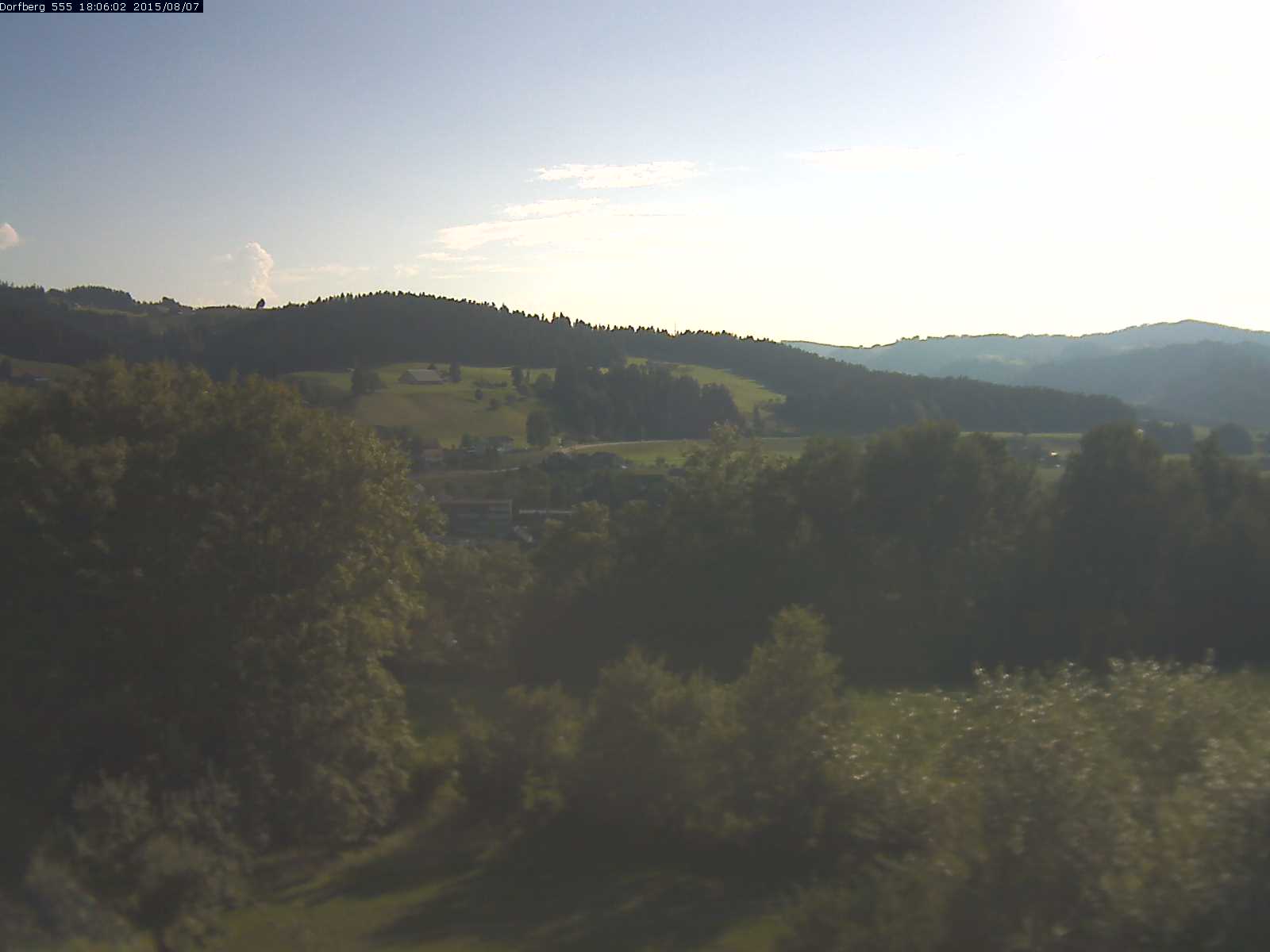 Webcam-Bild: Aussicht vom Dorfberg in Langnau 20150807-180601