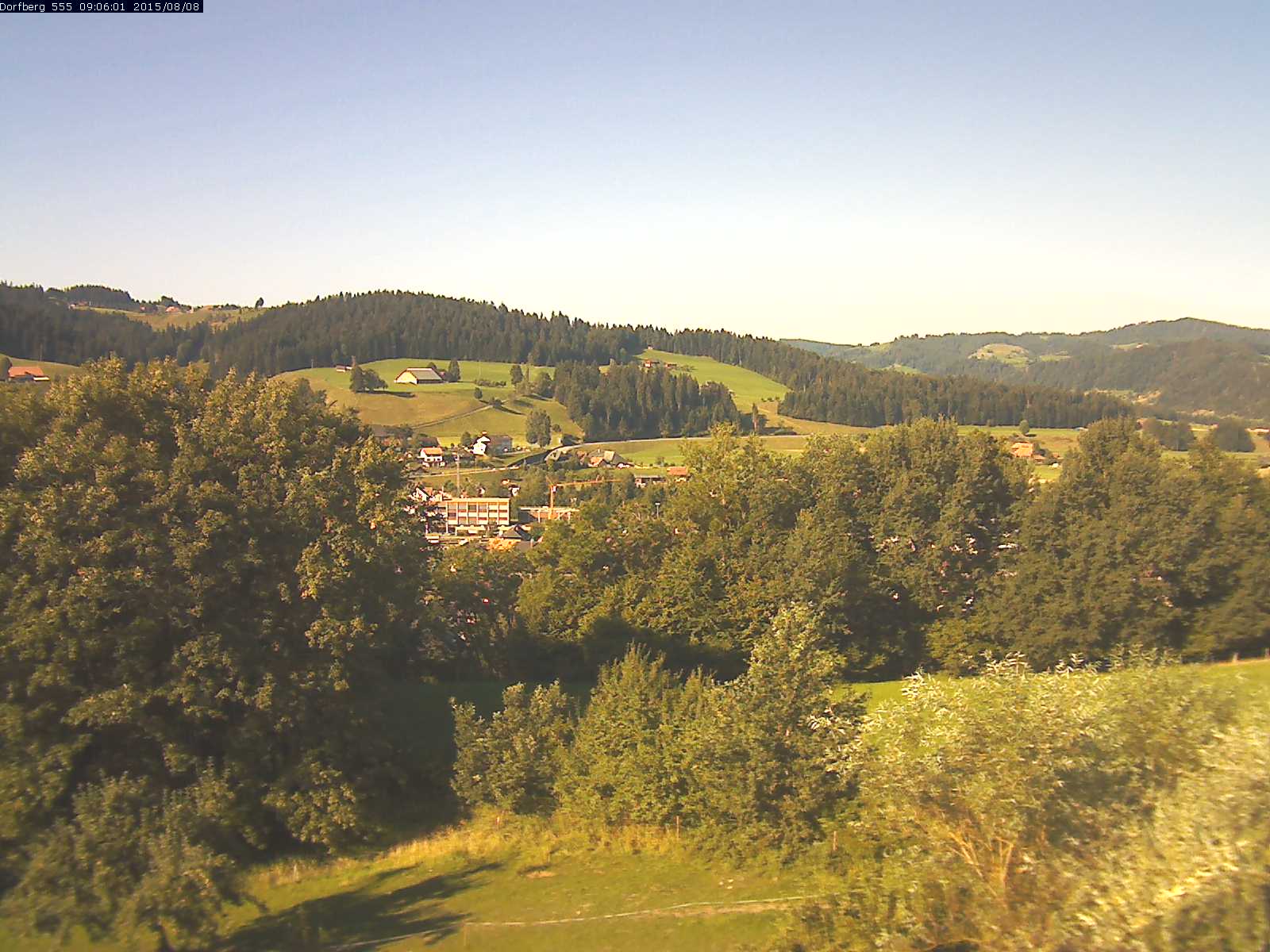 Webcam-Bild: Aussicht vom Dorfberg in Langnau 20150808-090601