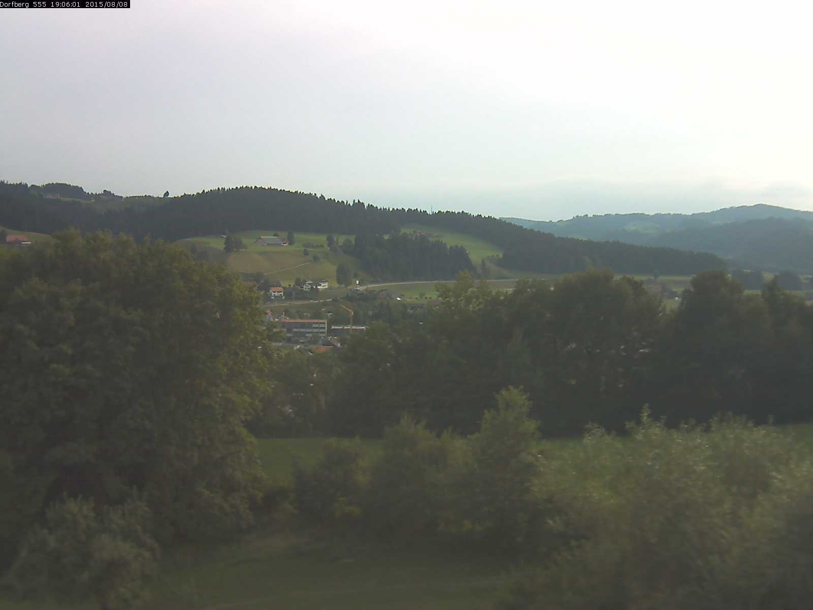 Webcam-Bild: Aussicht vom Dorfberg in Langnau 20150808-190601