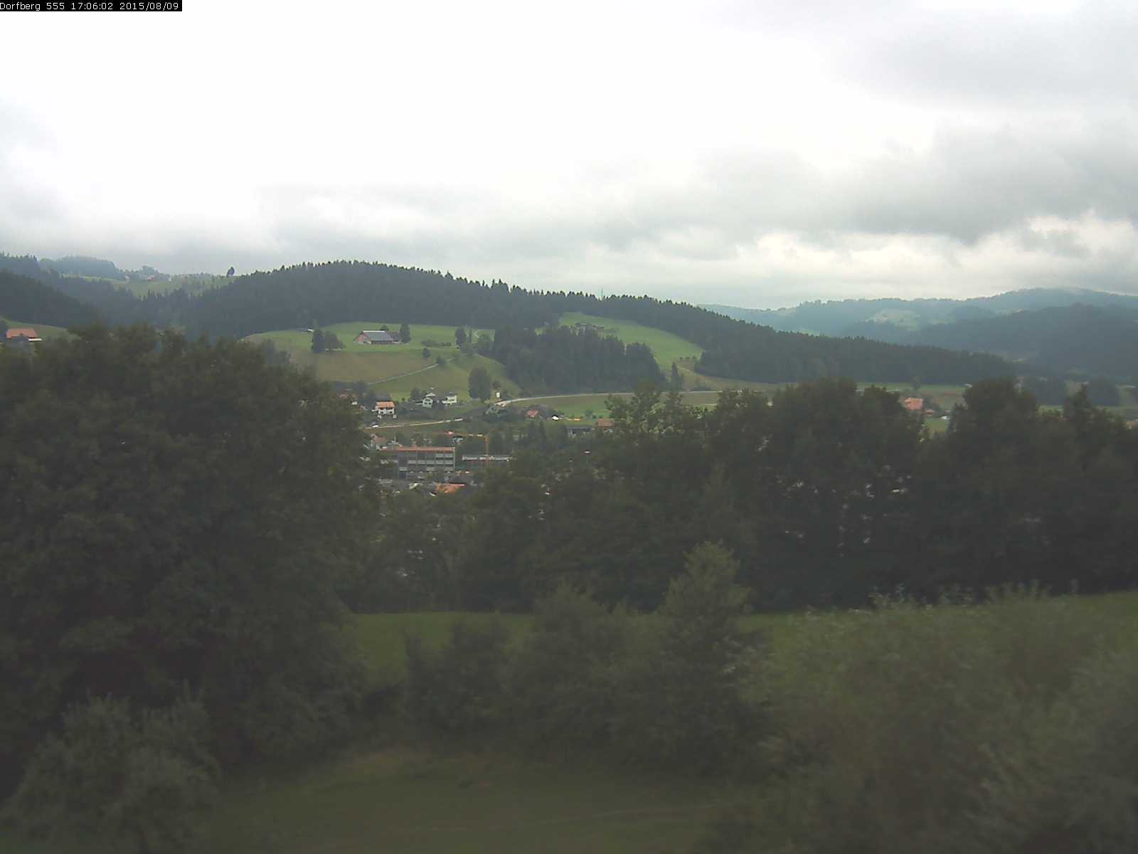 Webcam-Bild: Aussicht vom Dorfberg in Langnau 20150809-170601